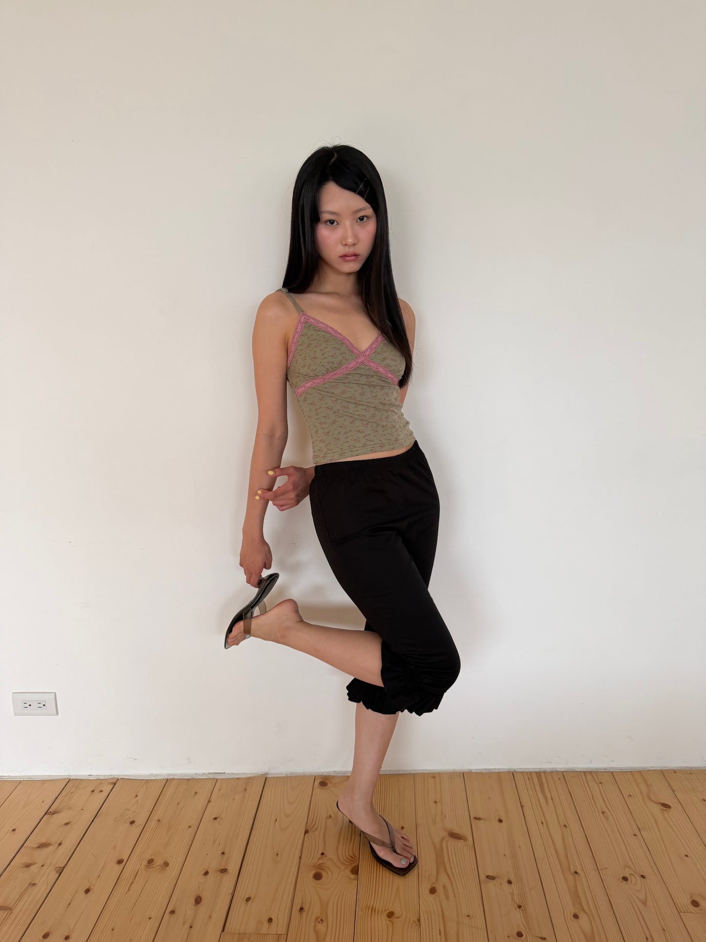 Frill Hem Knee-Length Leggings