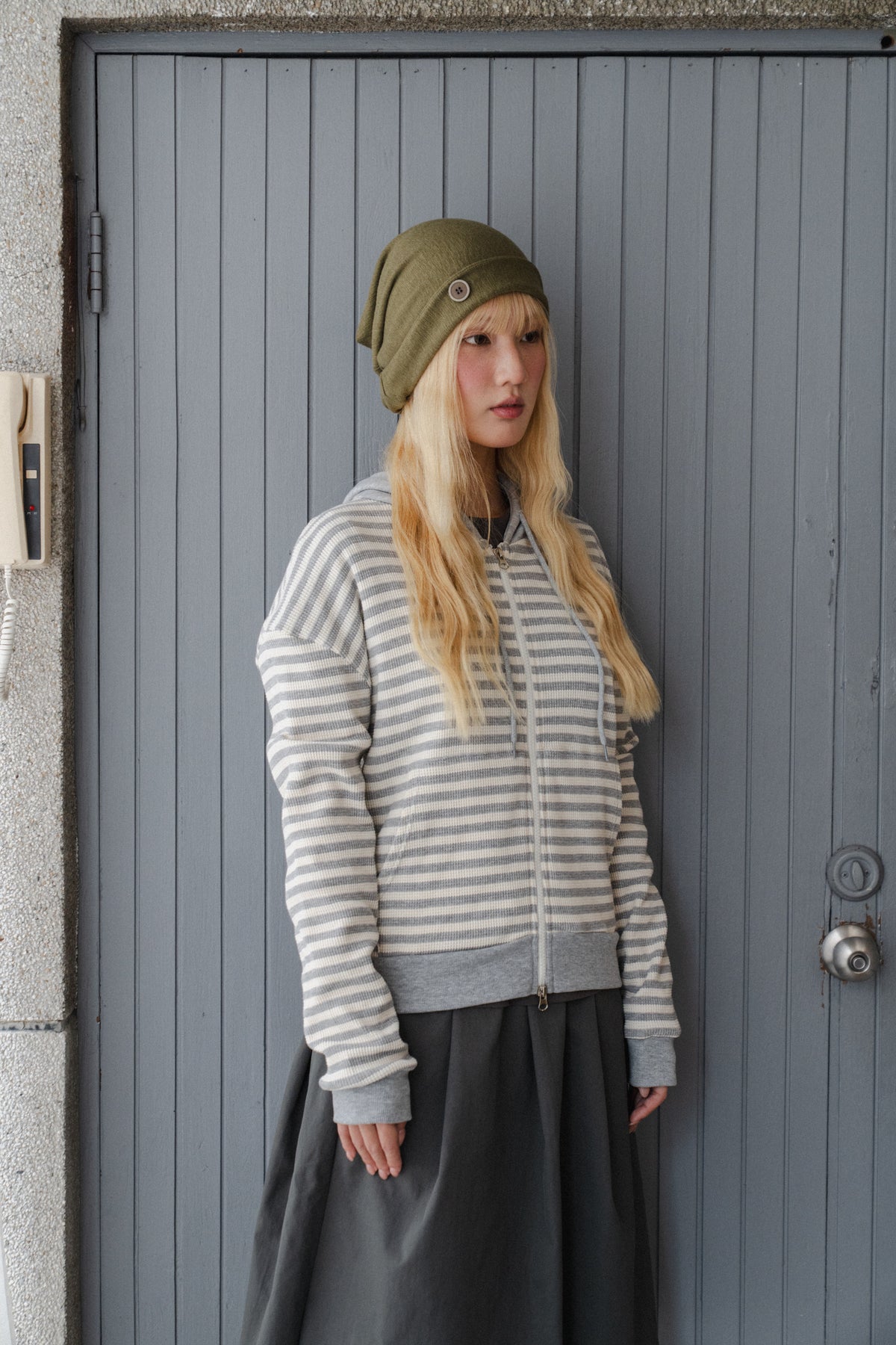Collared button knit hat