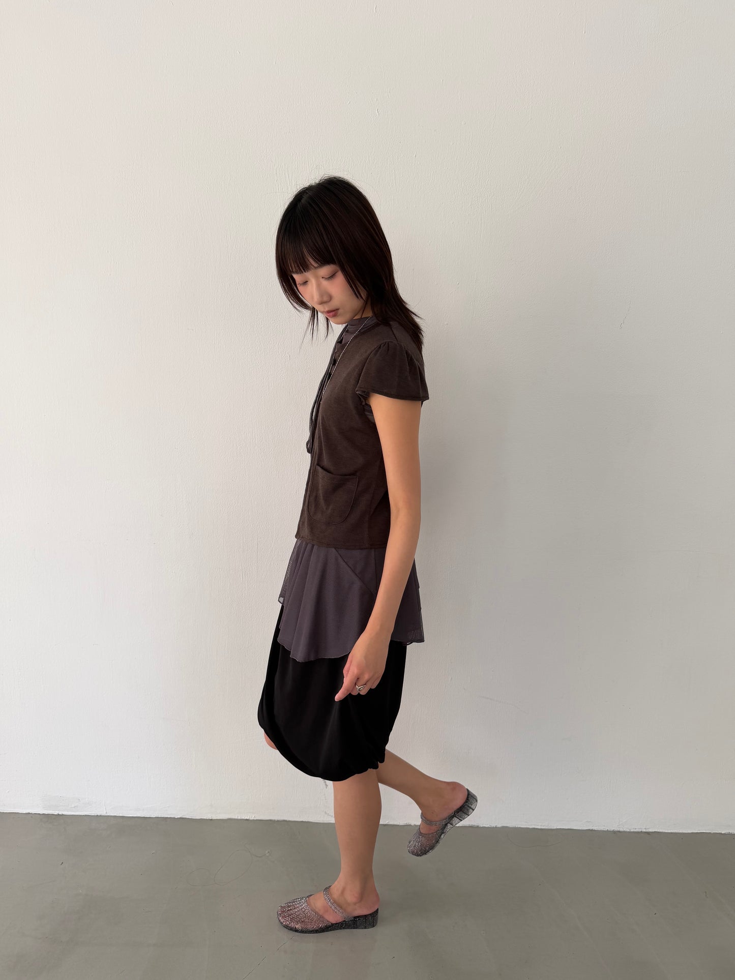 Button-down shoulder pocket top