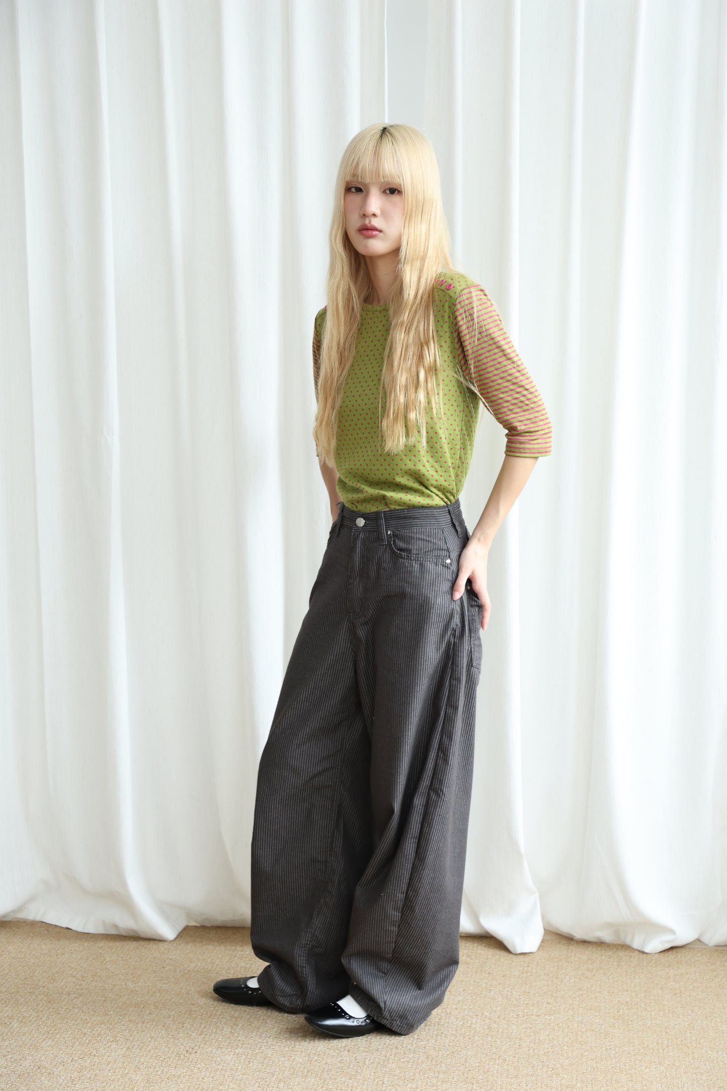 Thin straight stripe baggy pants