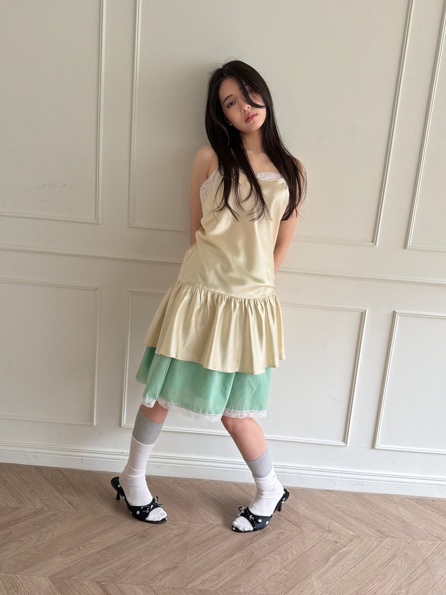Color-blocked knee socks