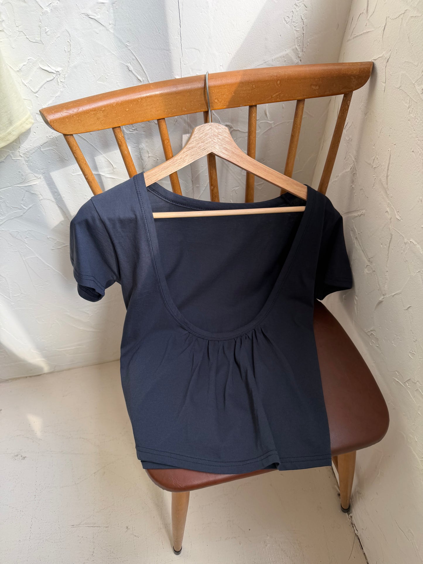 U-neck cotton top