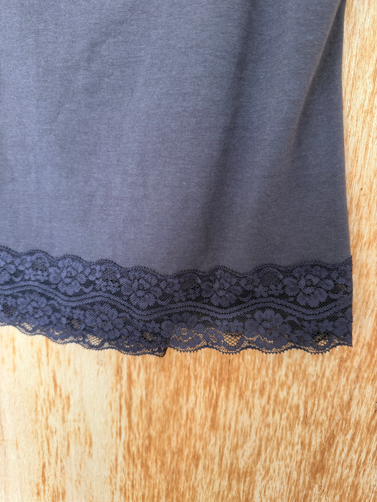 Lace-detail button-front tank top