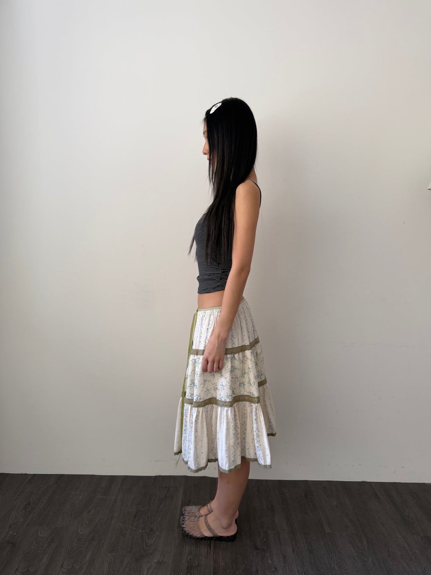 Thin-shouldered striped bra top