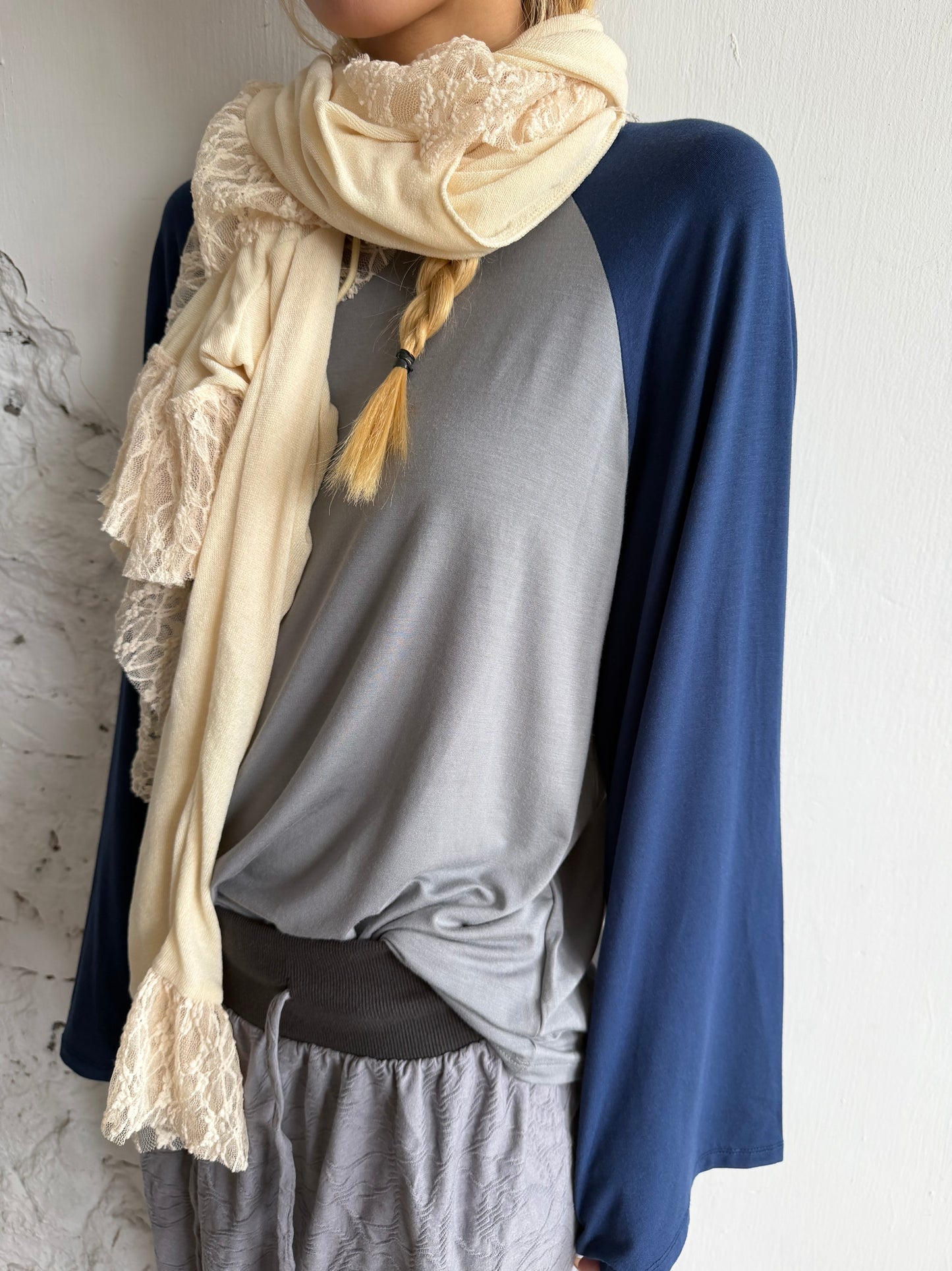 Loose-fitting patchwork long-sleeved top