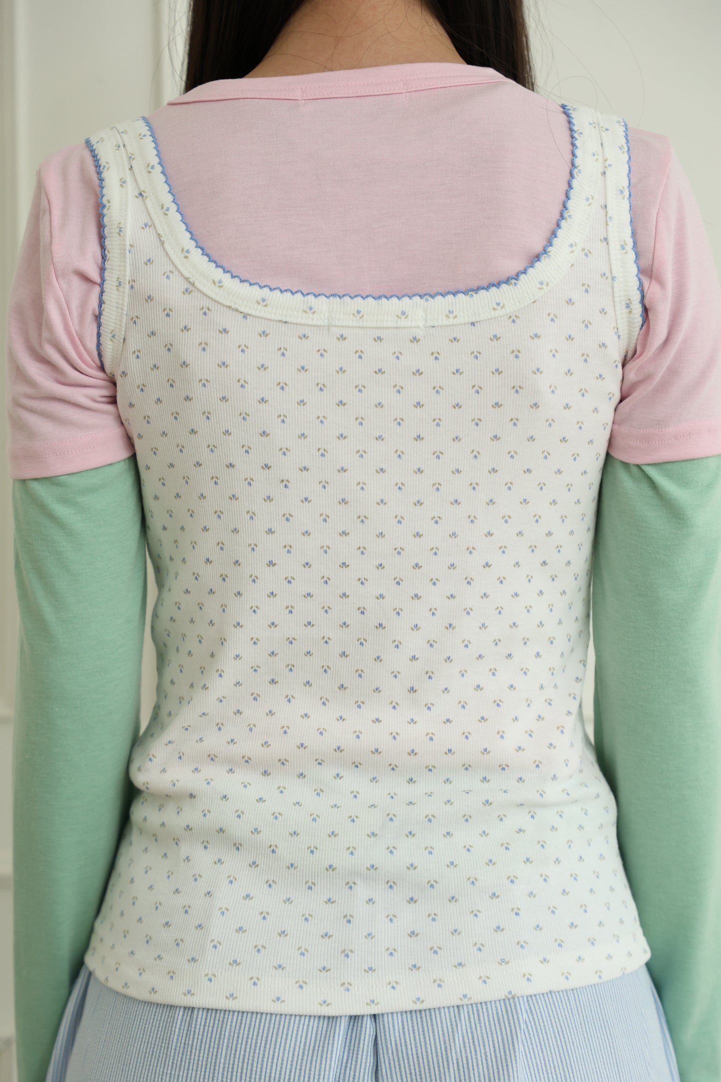 Floral lace-trimmed vest