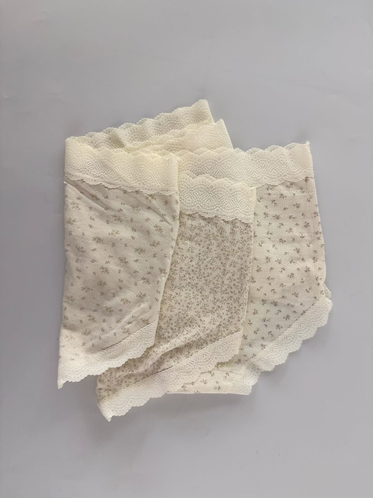 韓國製 蕾絲碎花內褲 set (3入）