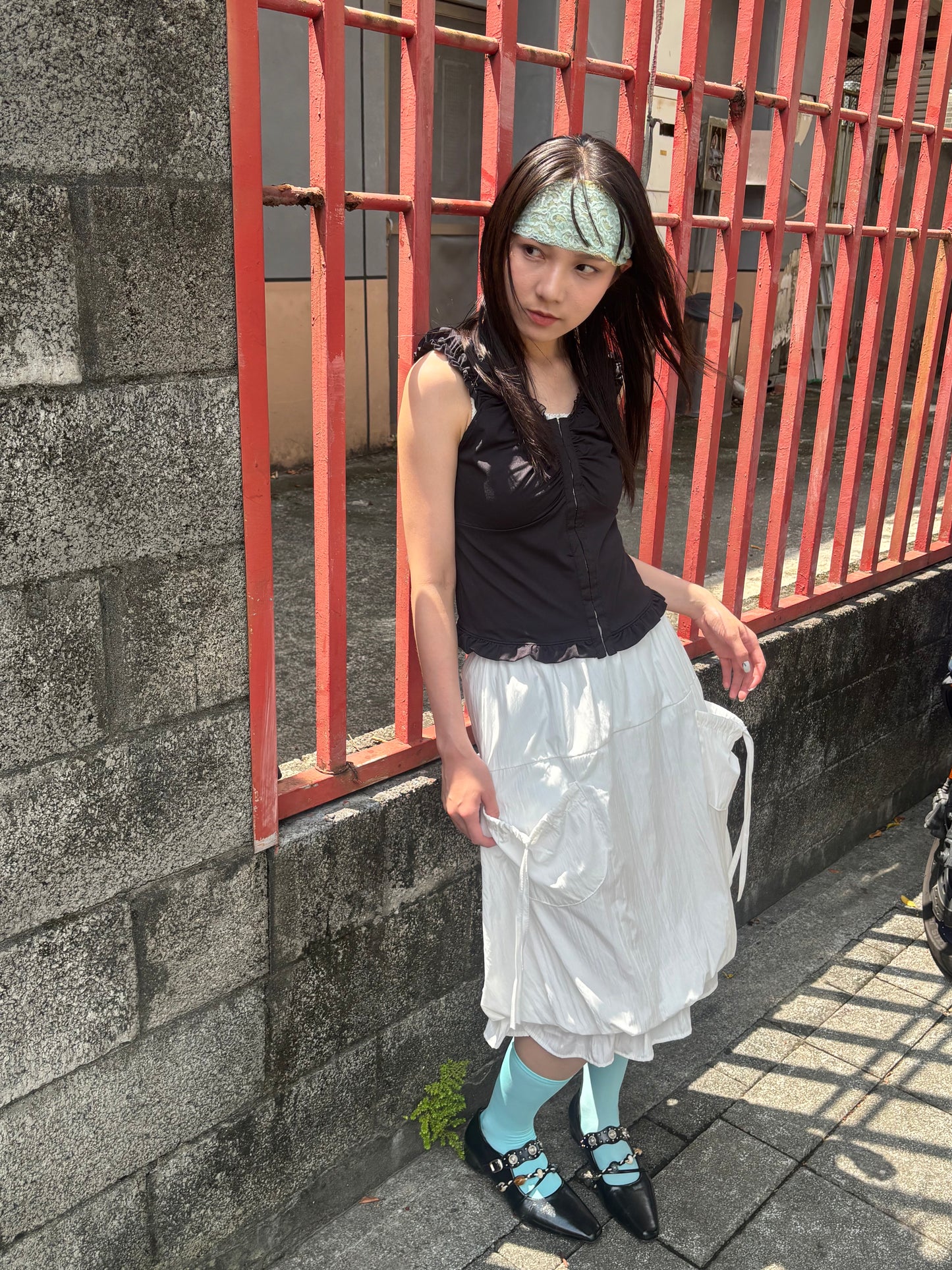 Elastic ruched lace top