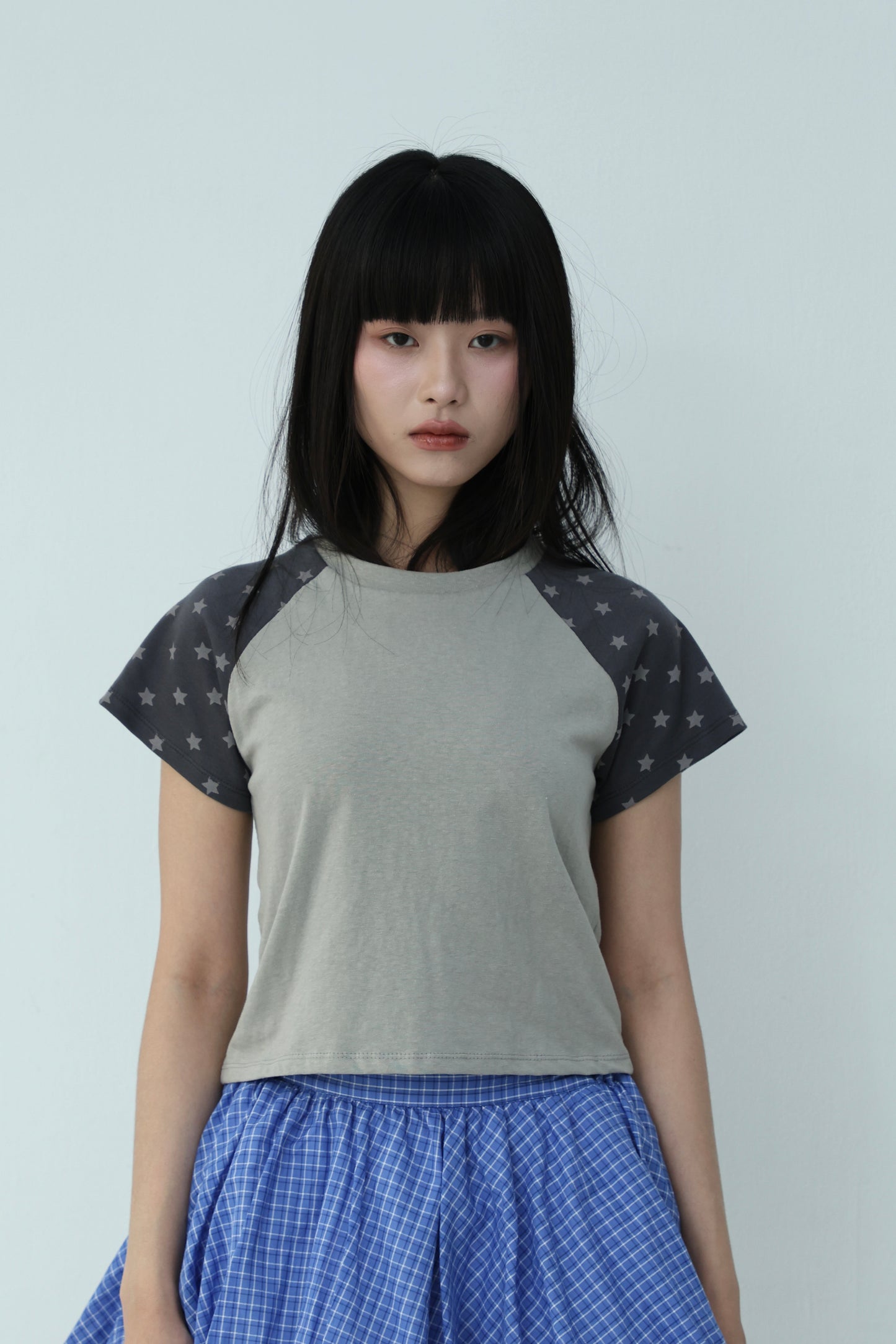 Star-patterned short-sleeved top