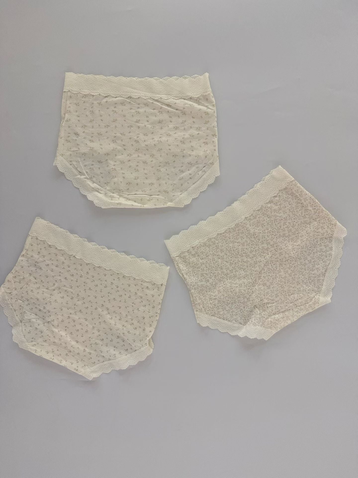 韓國製 蕾絲碎花內褲 set (3入）