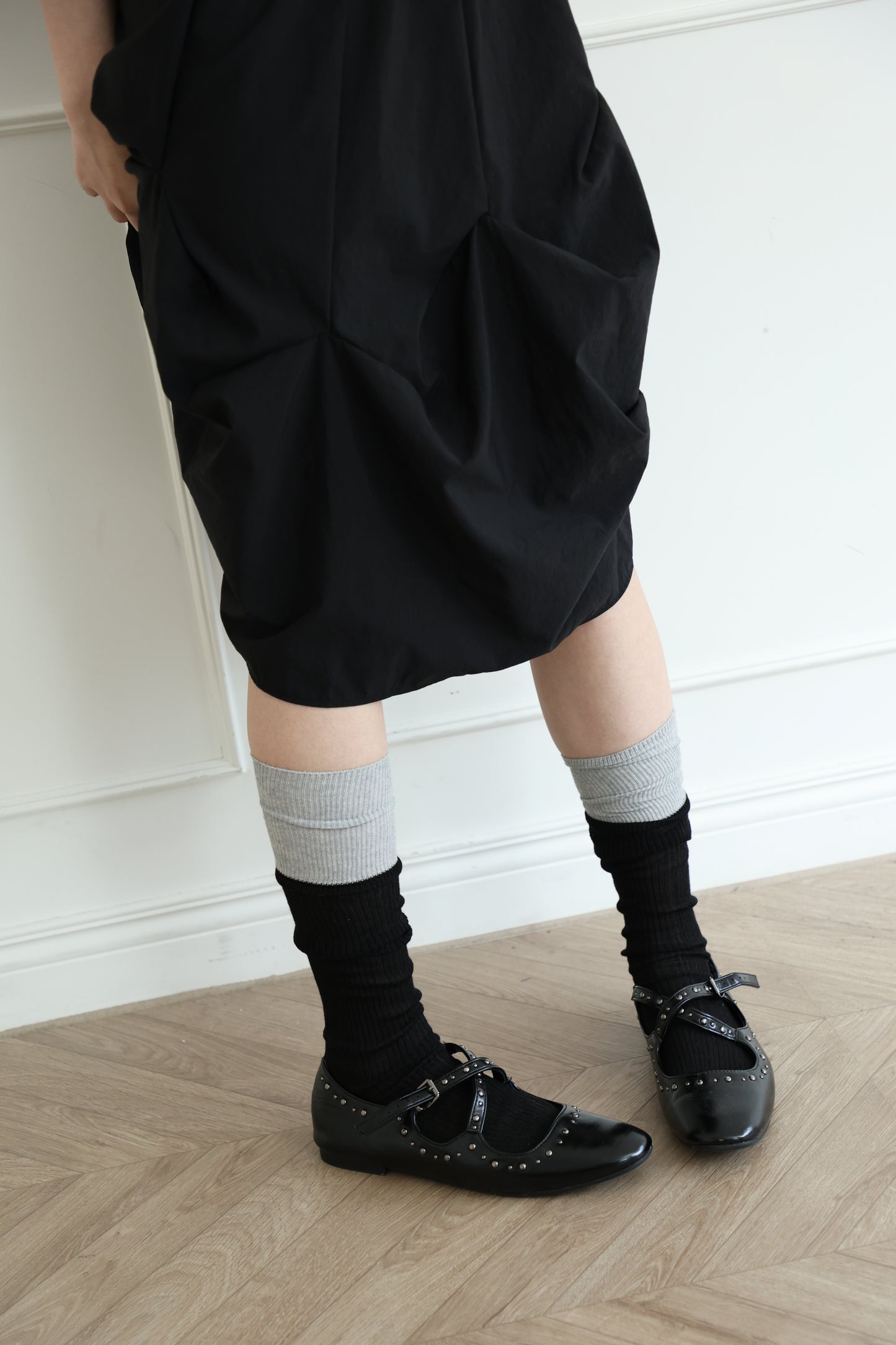 Color-blocked knee socks