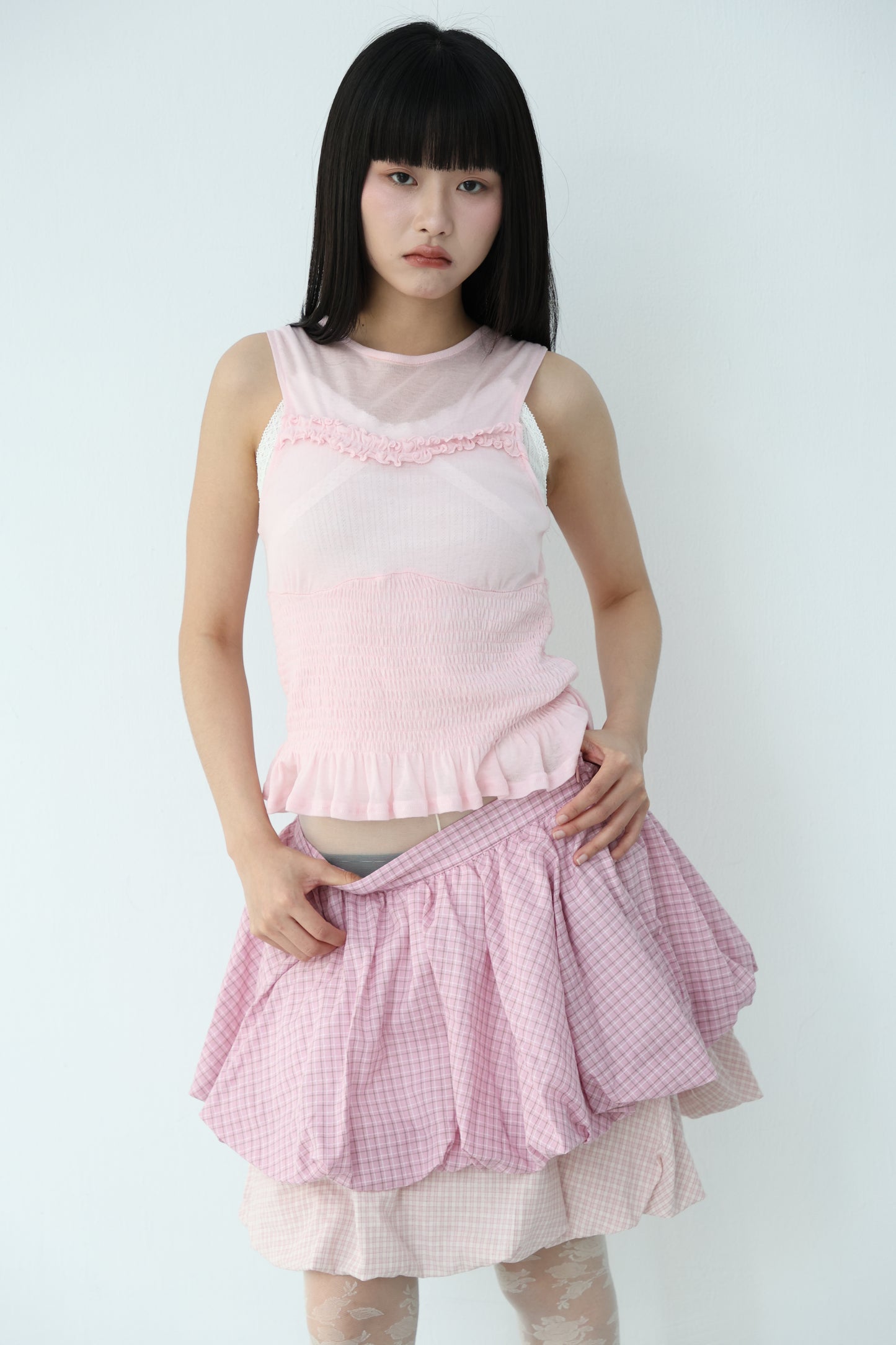 Sleeveless thin lace vest