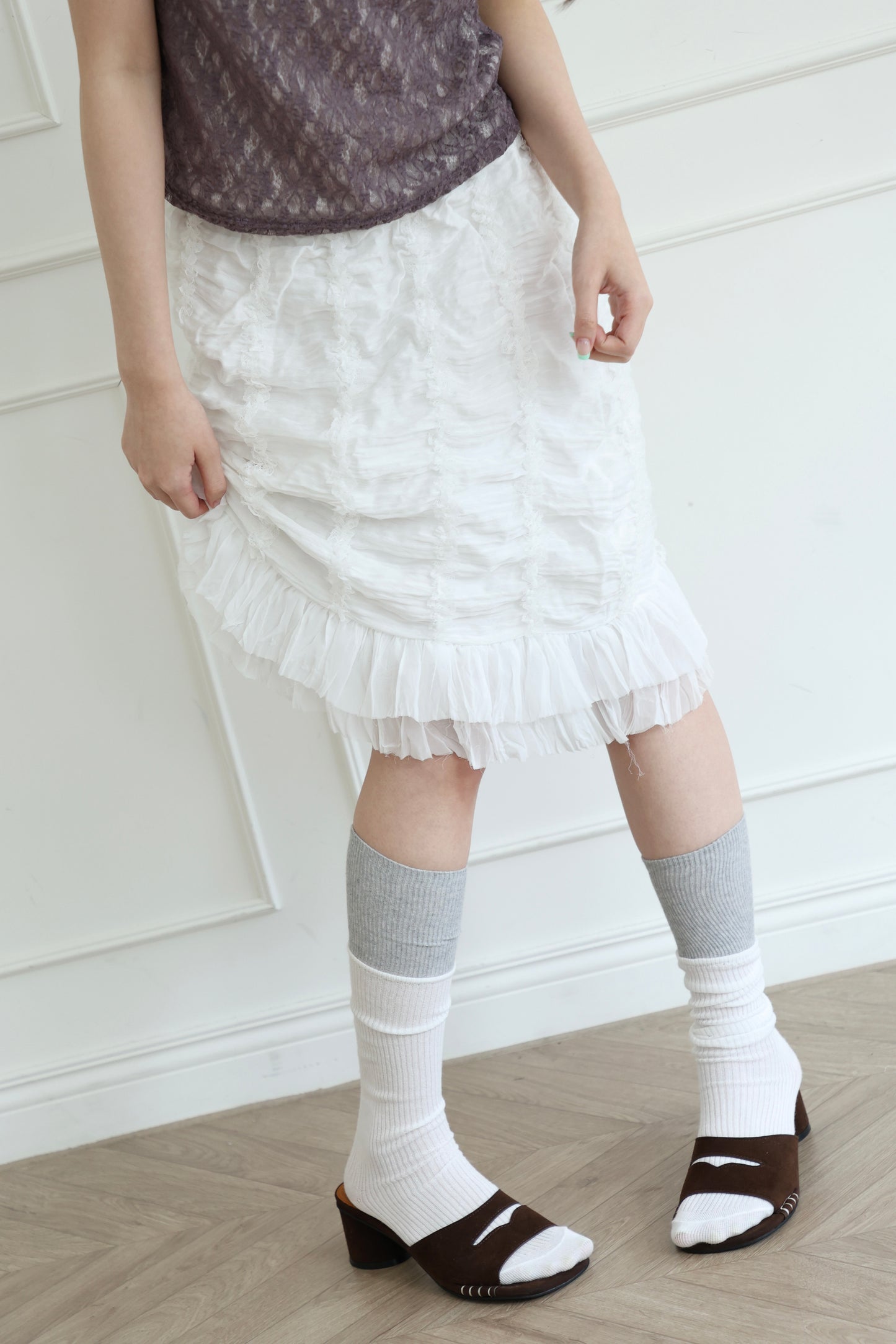 Color-blocked knee socks