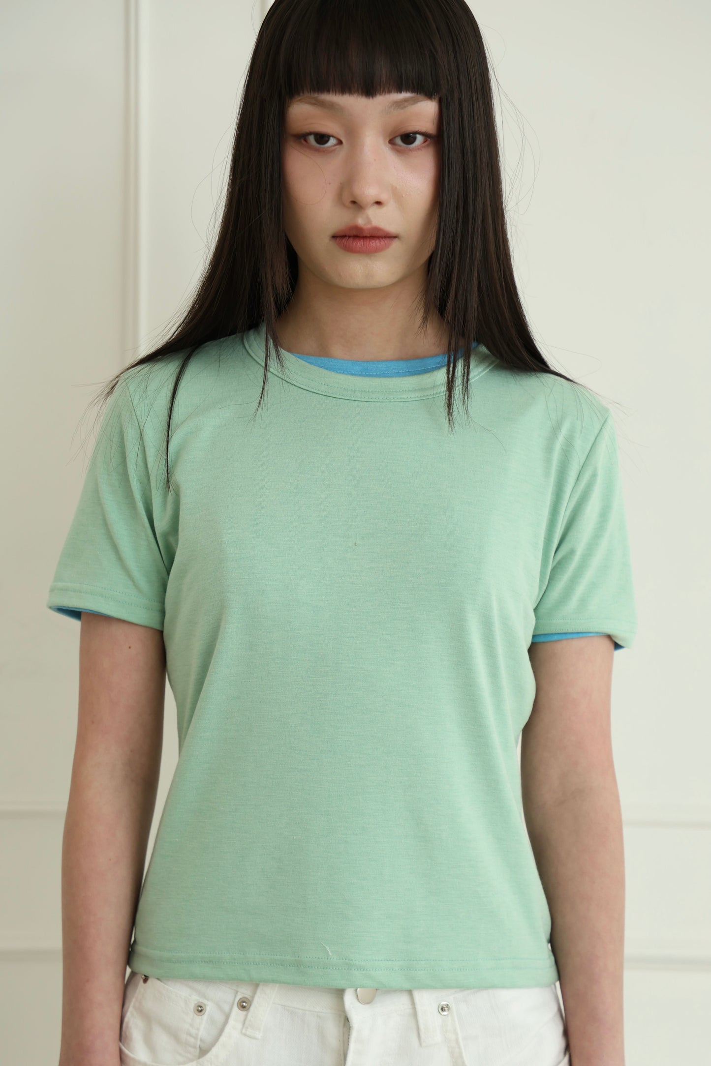 Basic skin-friendly short-sleeved top