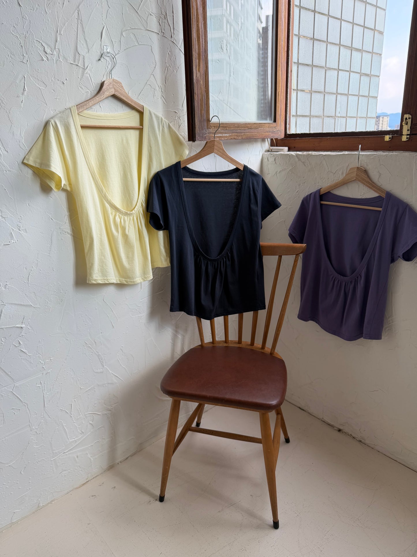 U-neck cotton top