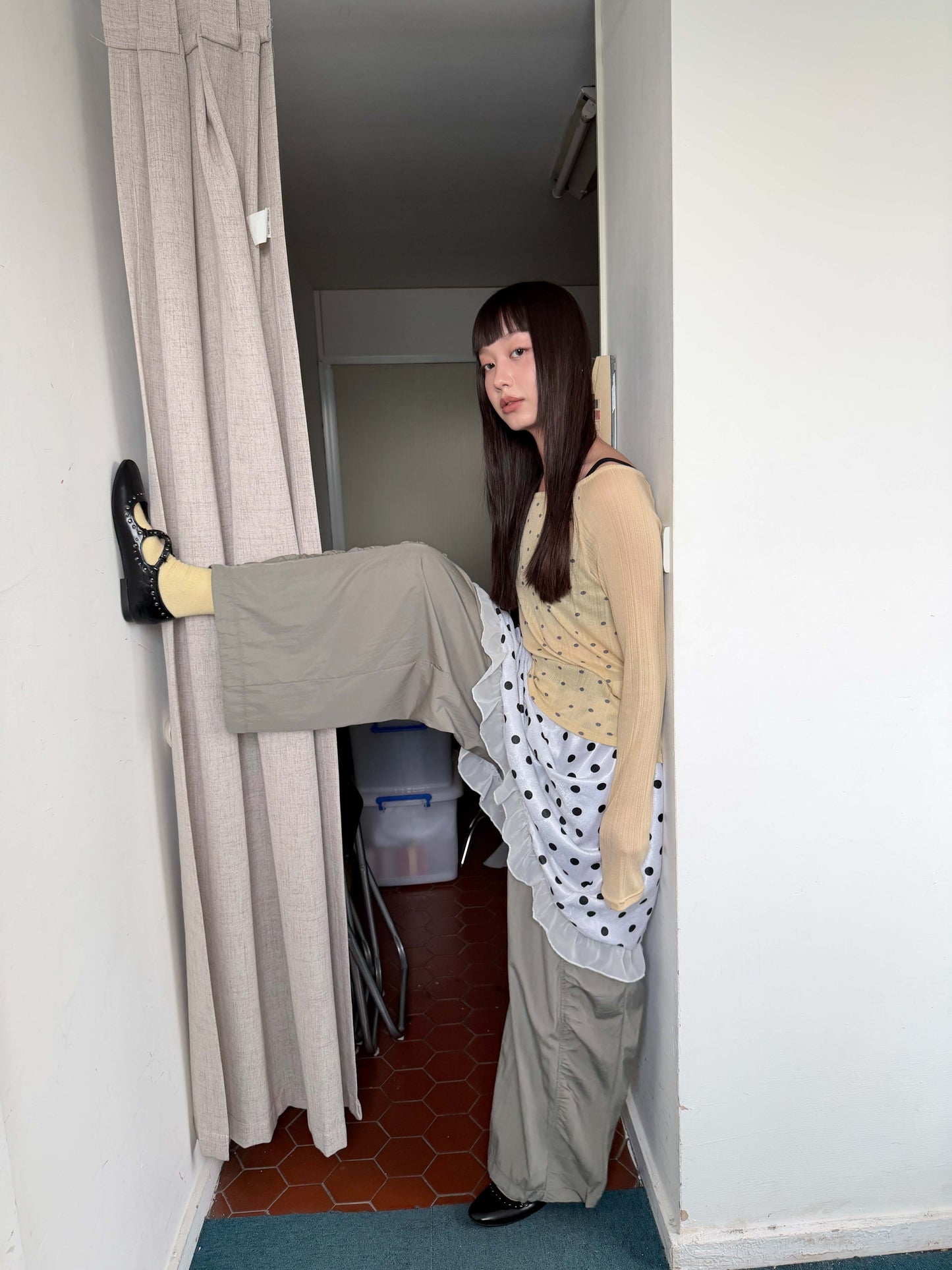 緞面波點蕾絲中長裙