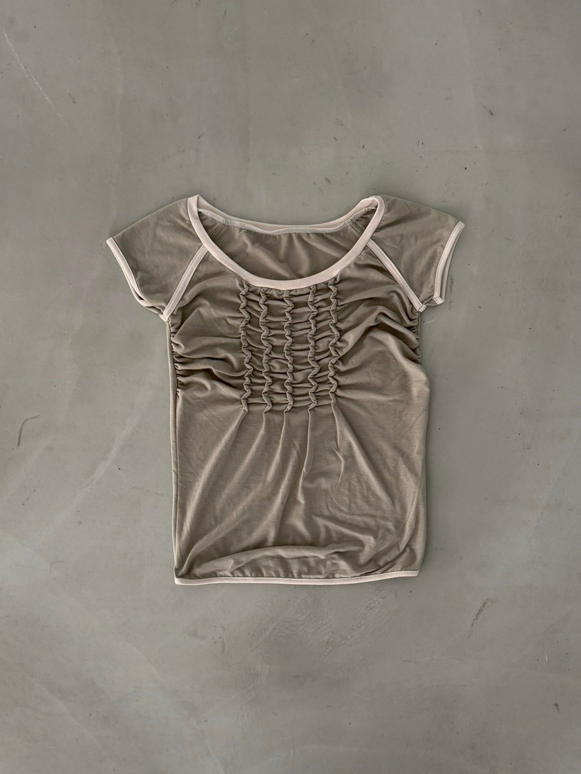 Contrast Trim Ruched Top