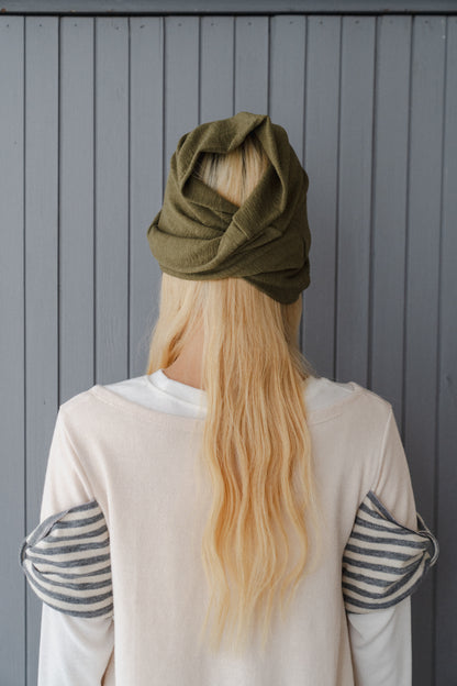Collared button knit hat