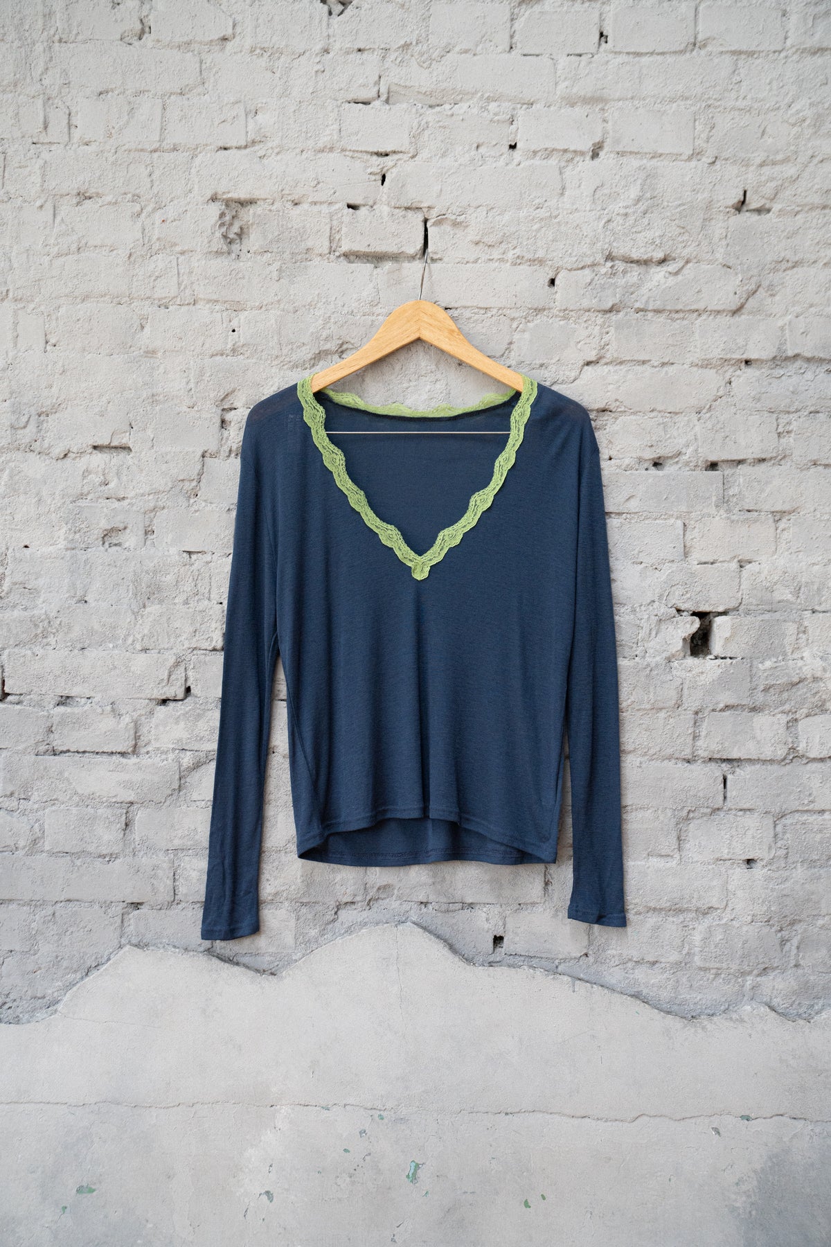 Lightweight V-Neck Lace-Trimmed Long-Sleeve Tee
