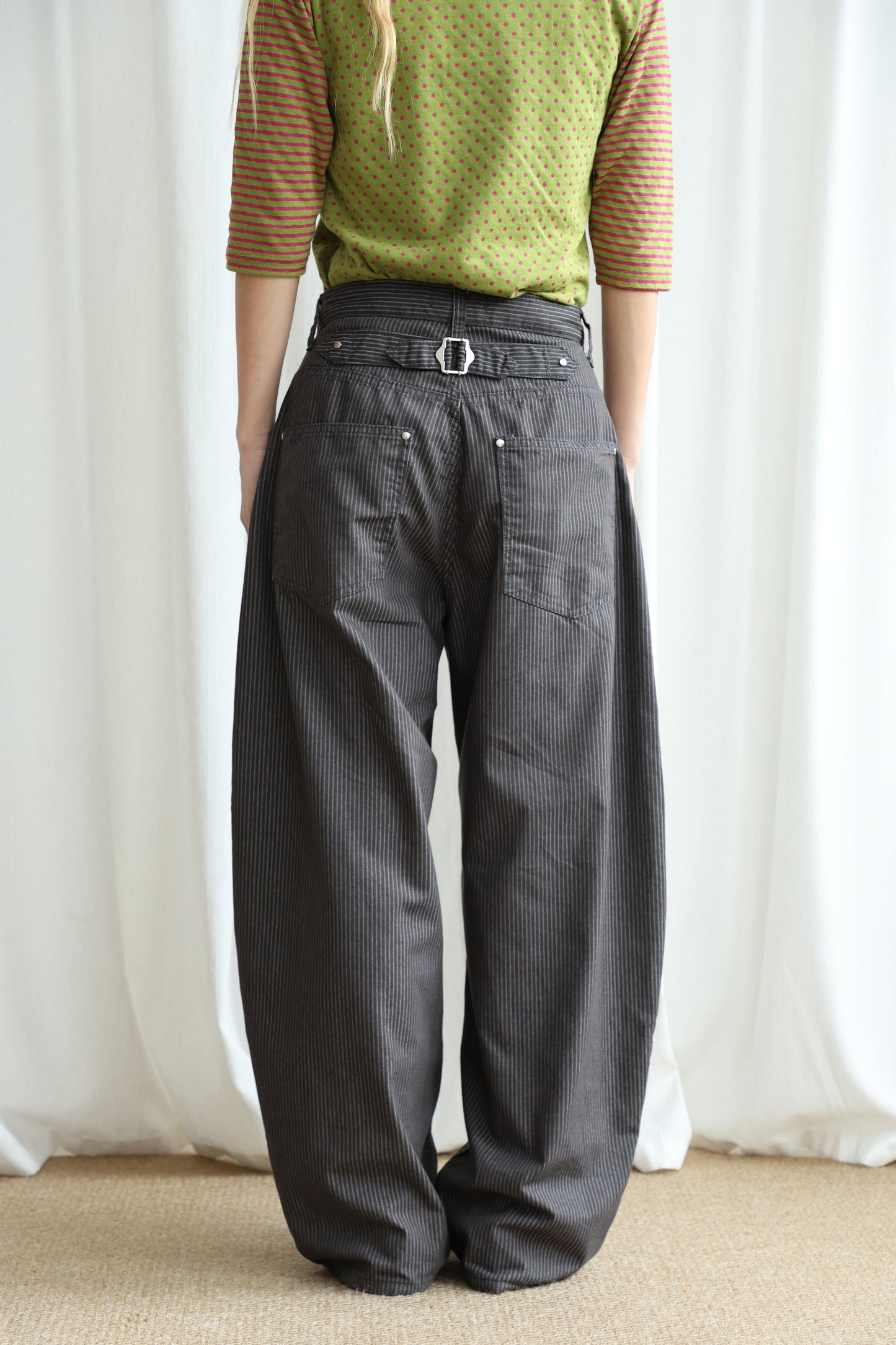 Thin straight stripe baggy pants
