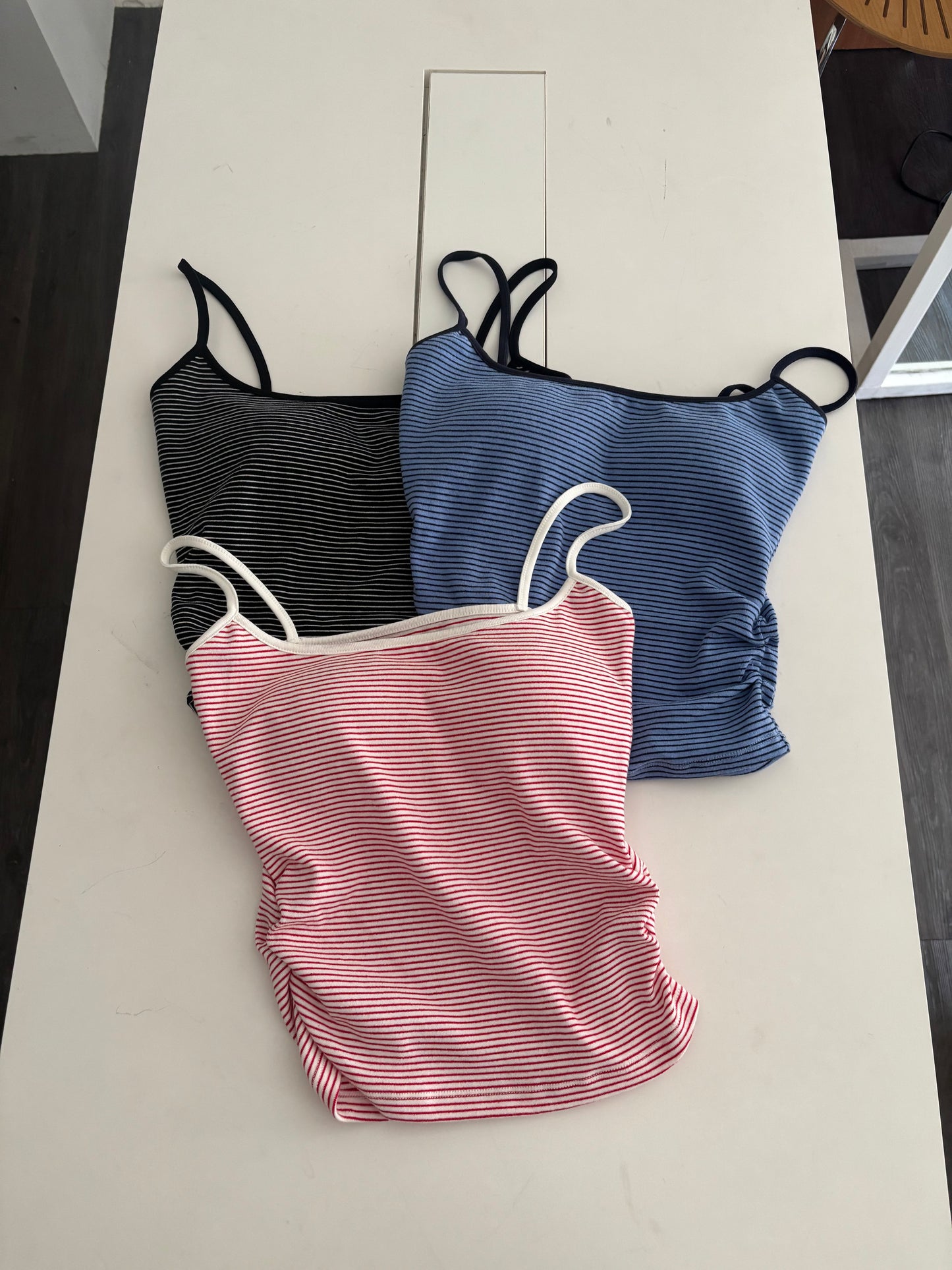Thin-shouldered striped bra top