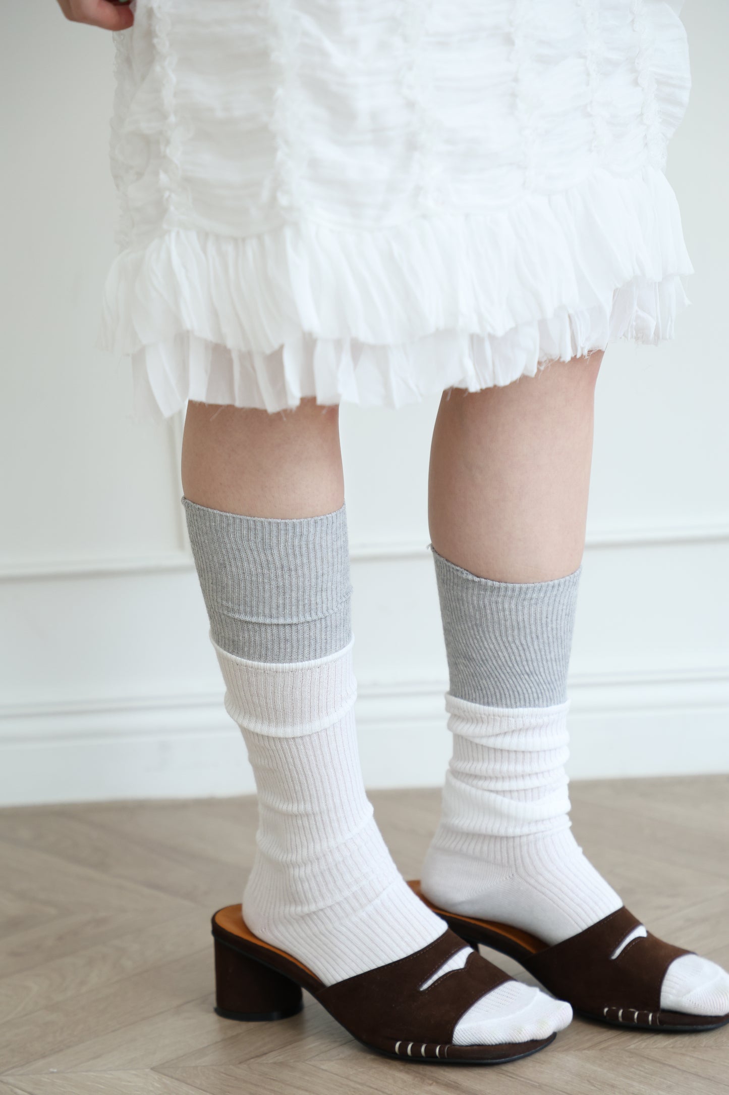 Color-blocked knee socks