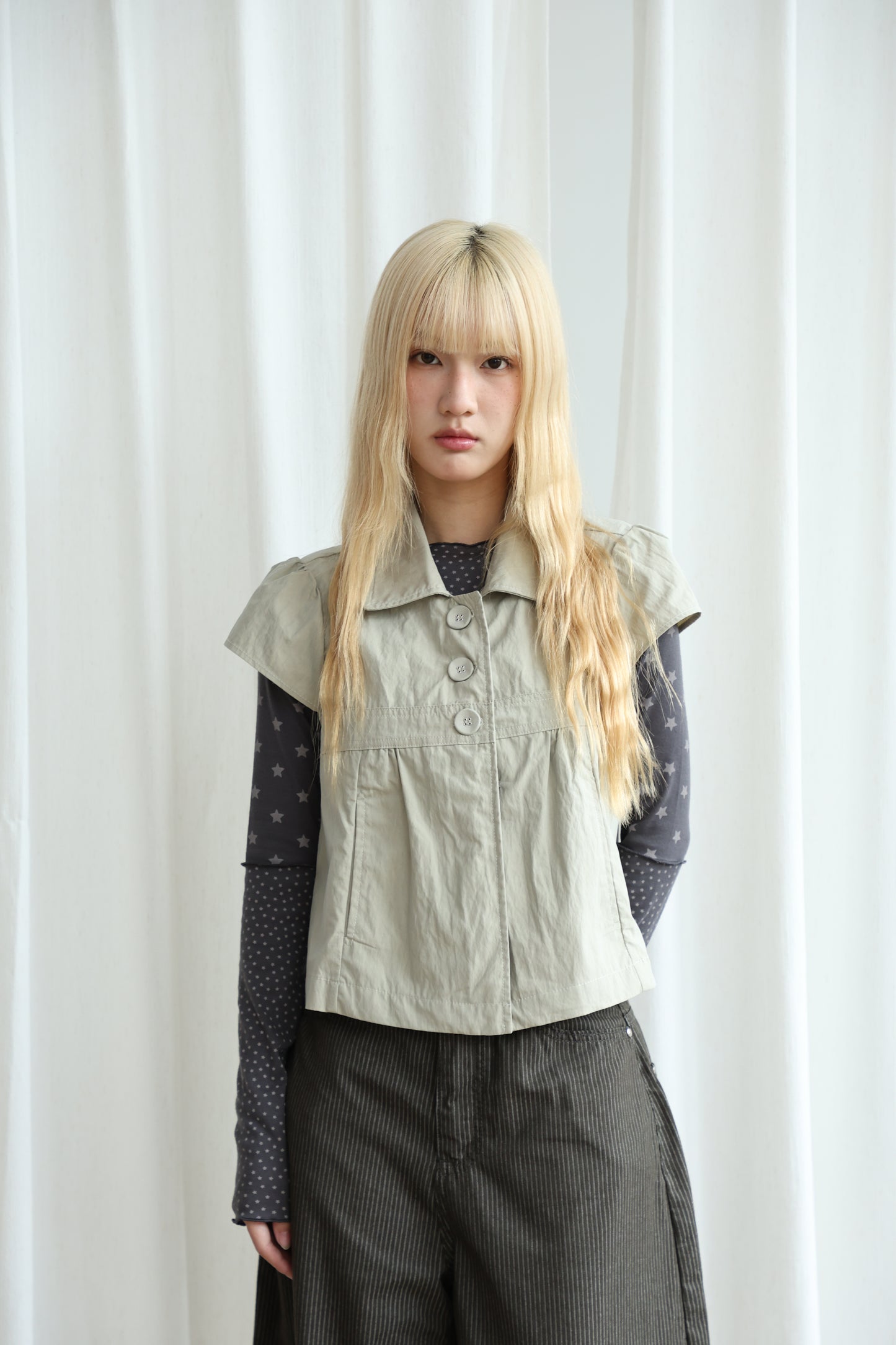 Short-sleeved shirt top