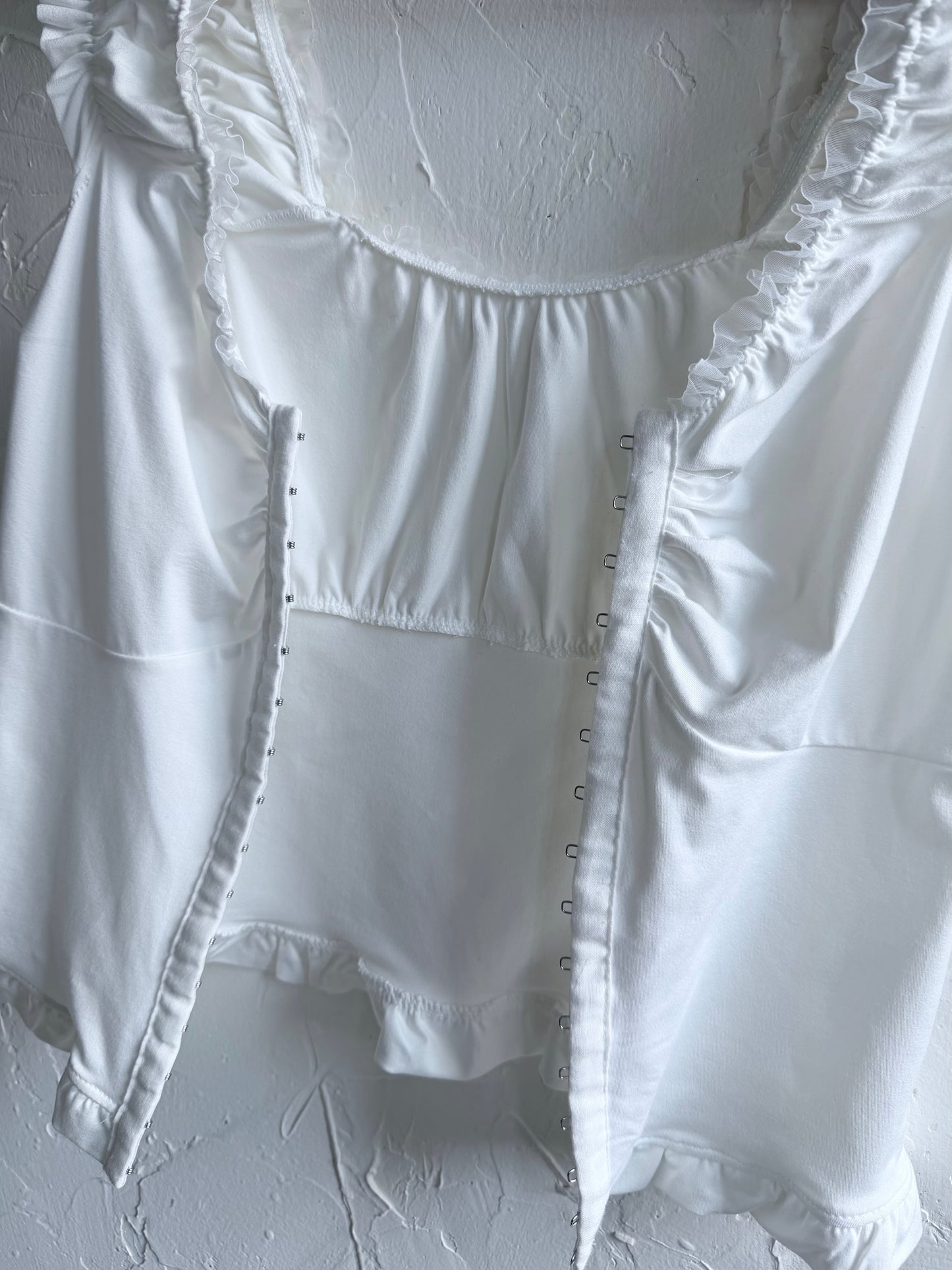 Elastic ruched lace top