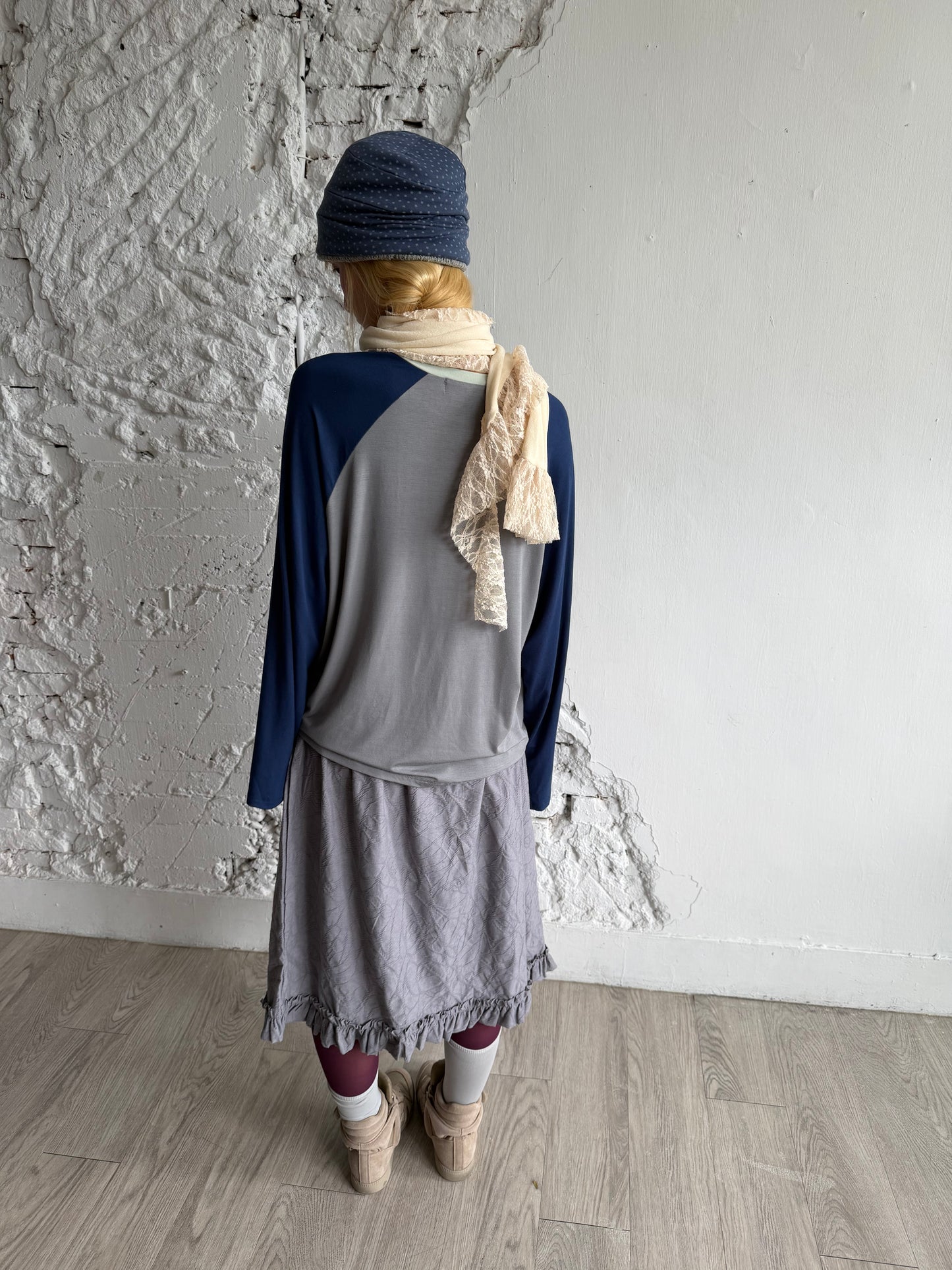 Loose-fitting patchwork long-sleeved top