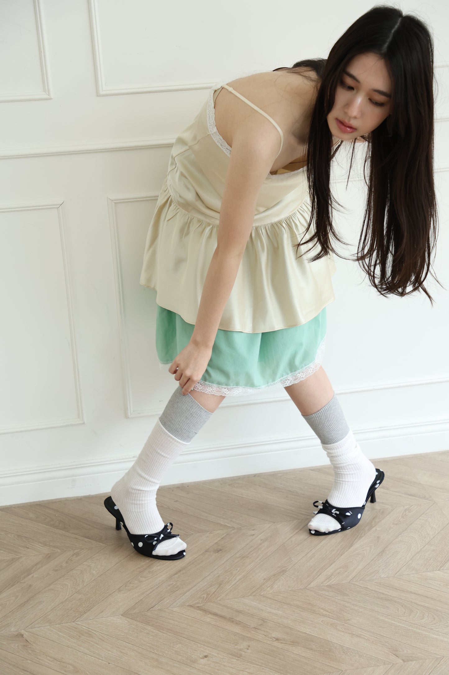 Color-blocked knee socks