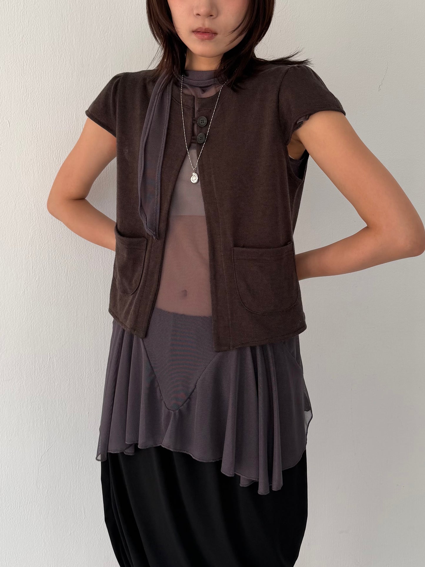 Button-down shoulder pocket top