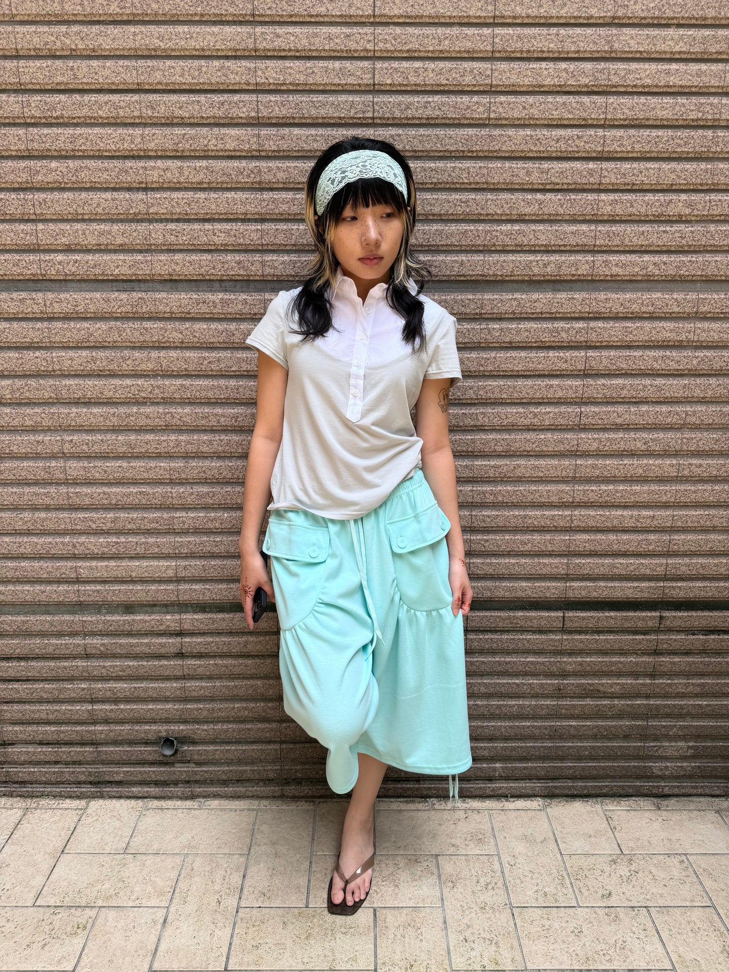 コットンワイドポケットボタンダウンクロップドトラウザー