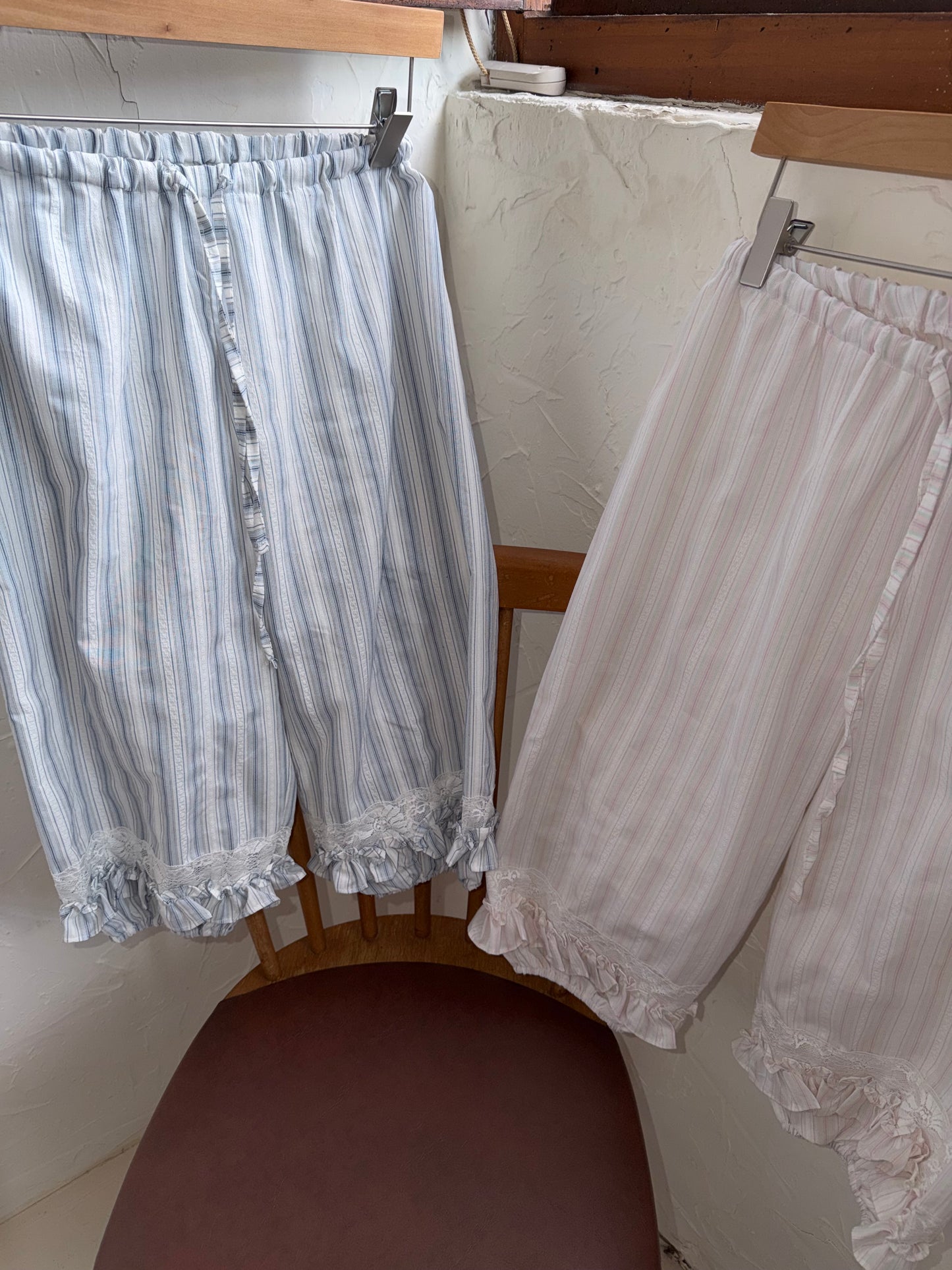 Striped lace-trimmed lantern capri pants