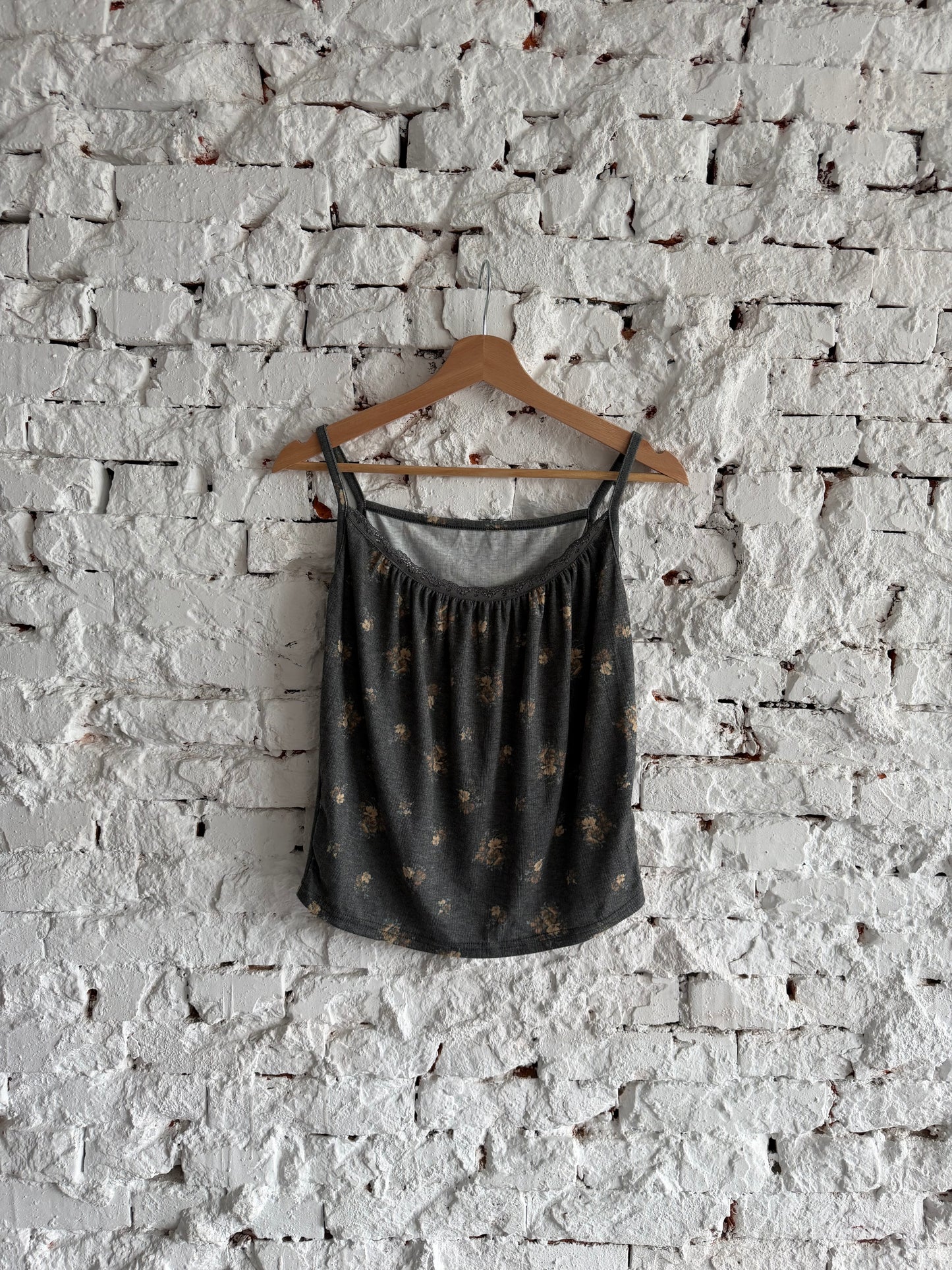 Elastic Floral Lace Vest