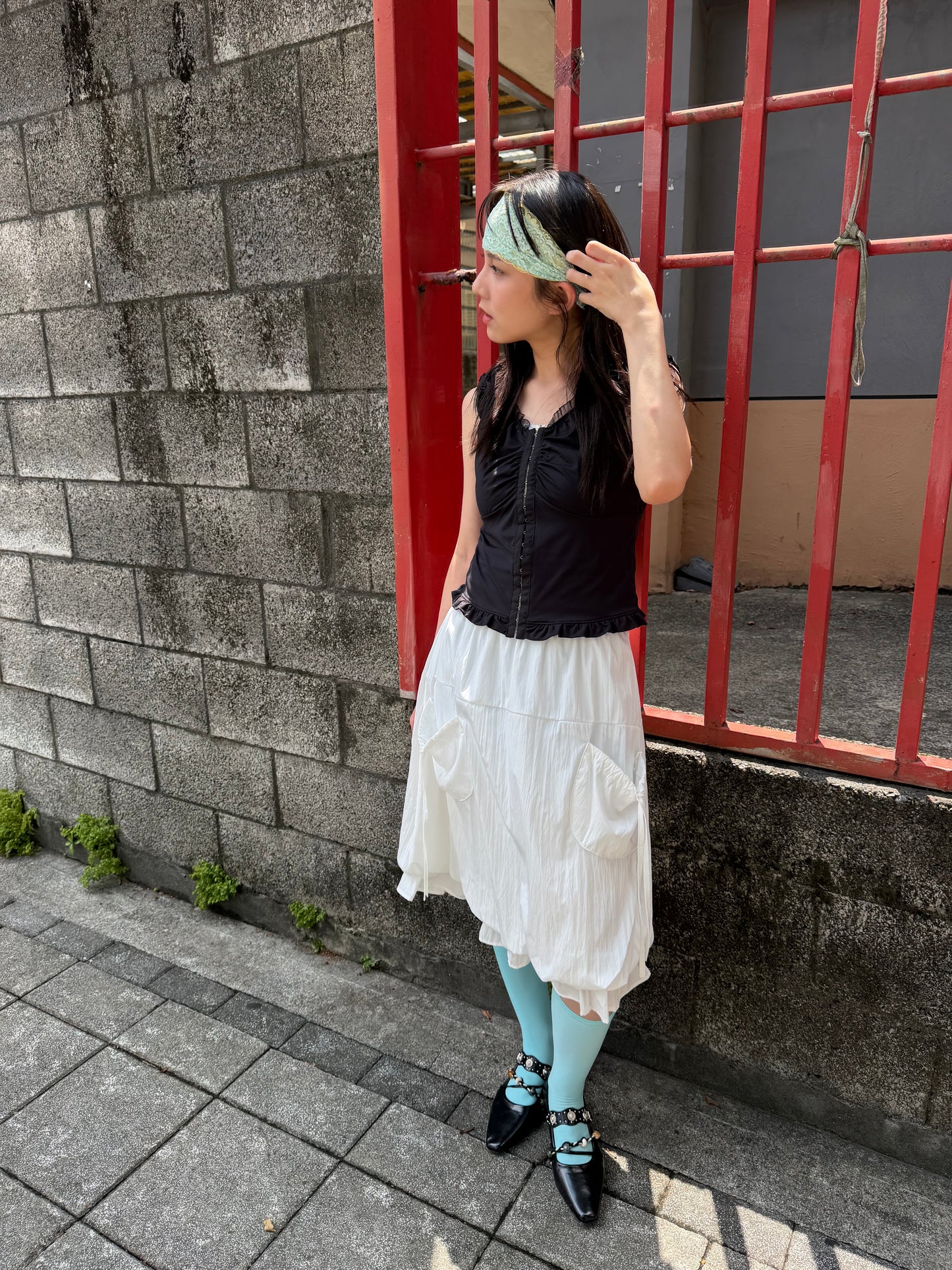Elastic ruched lace top