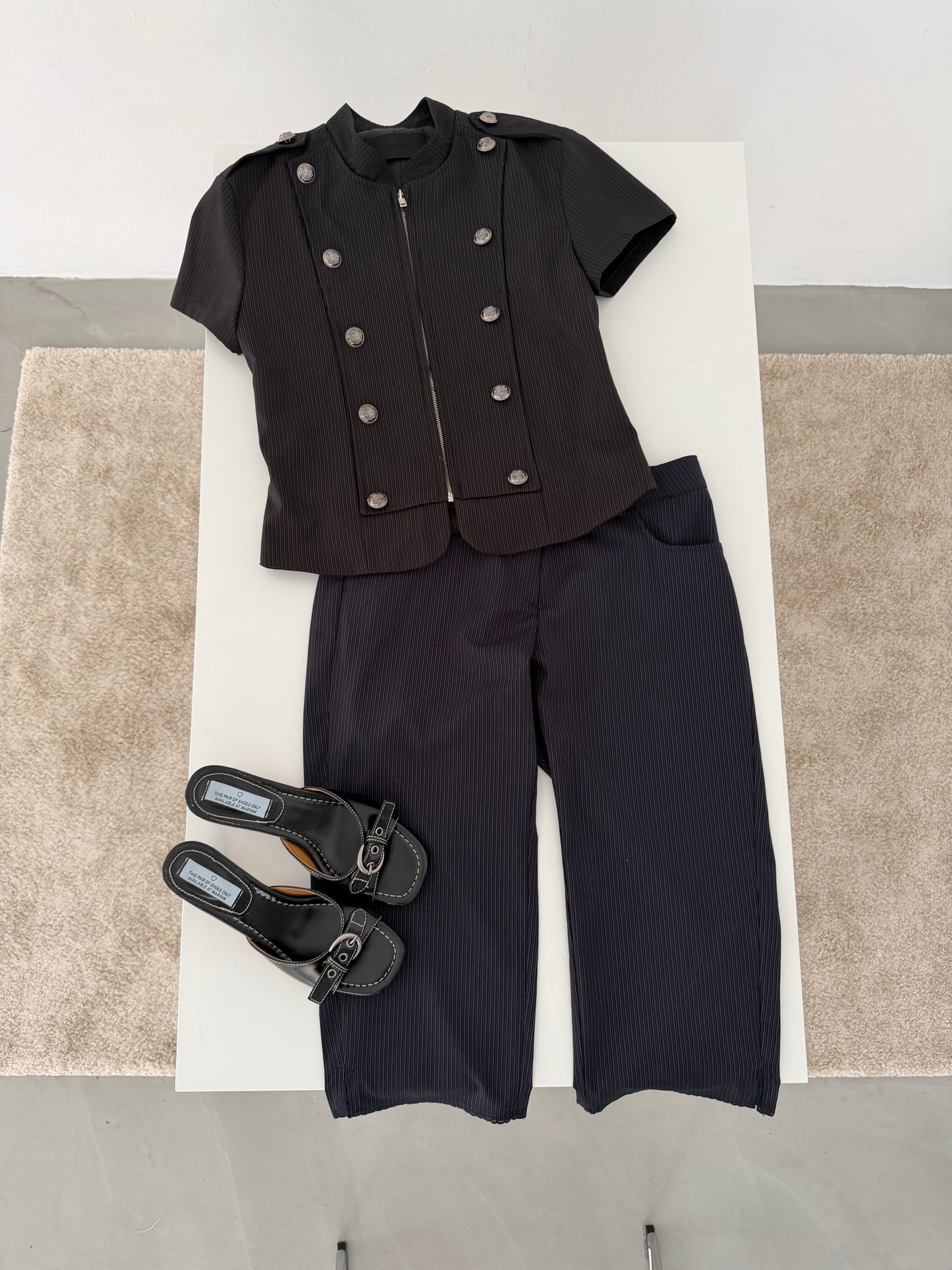 Suit lace capri pants