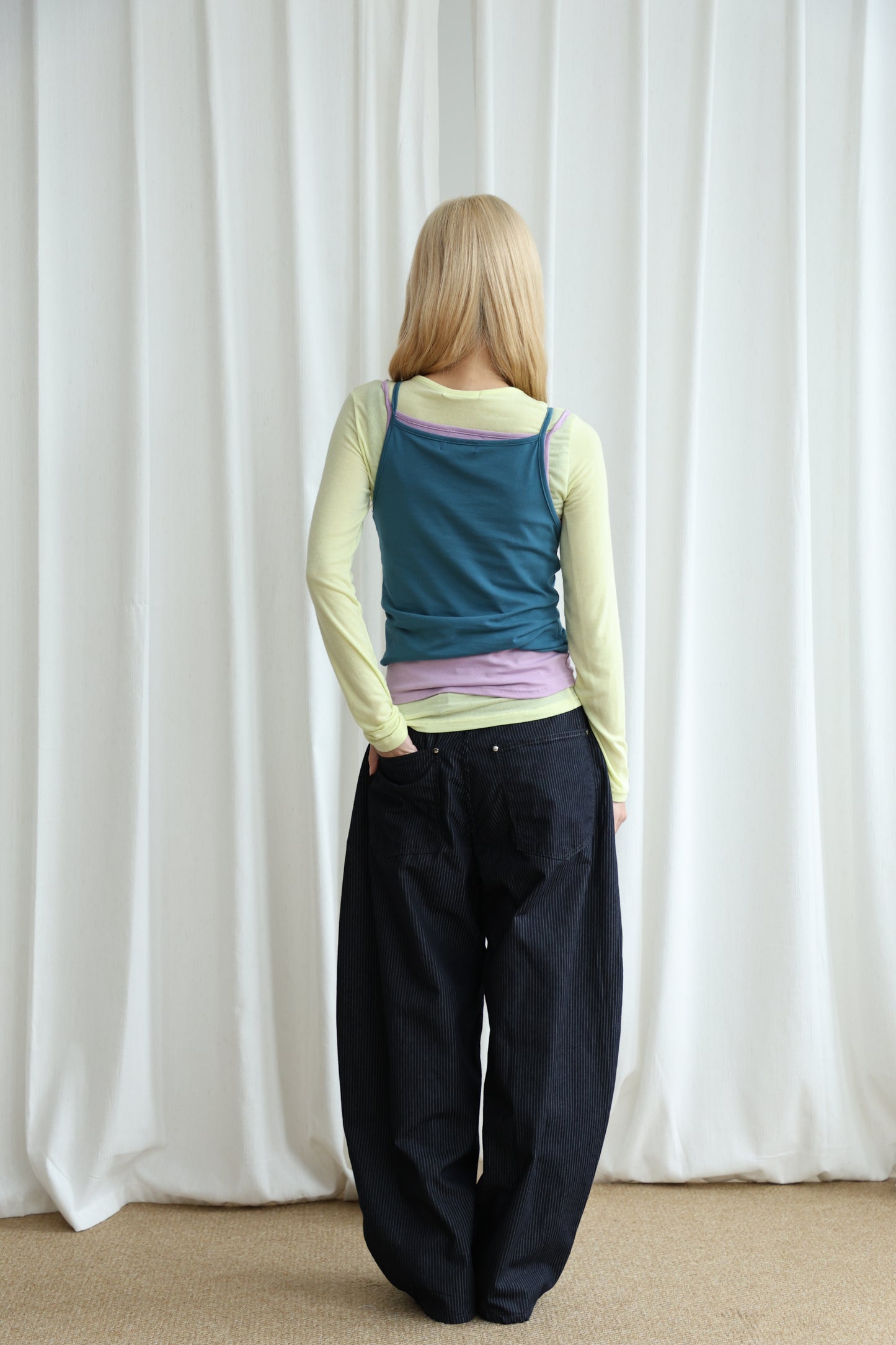 Thin straight stripe baggy pants