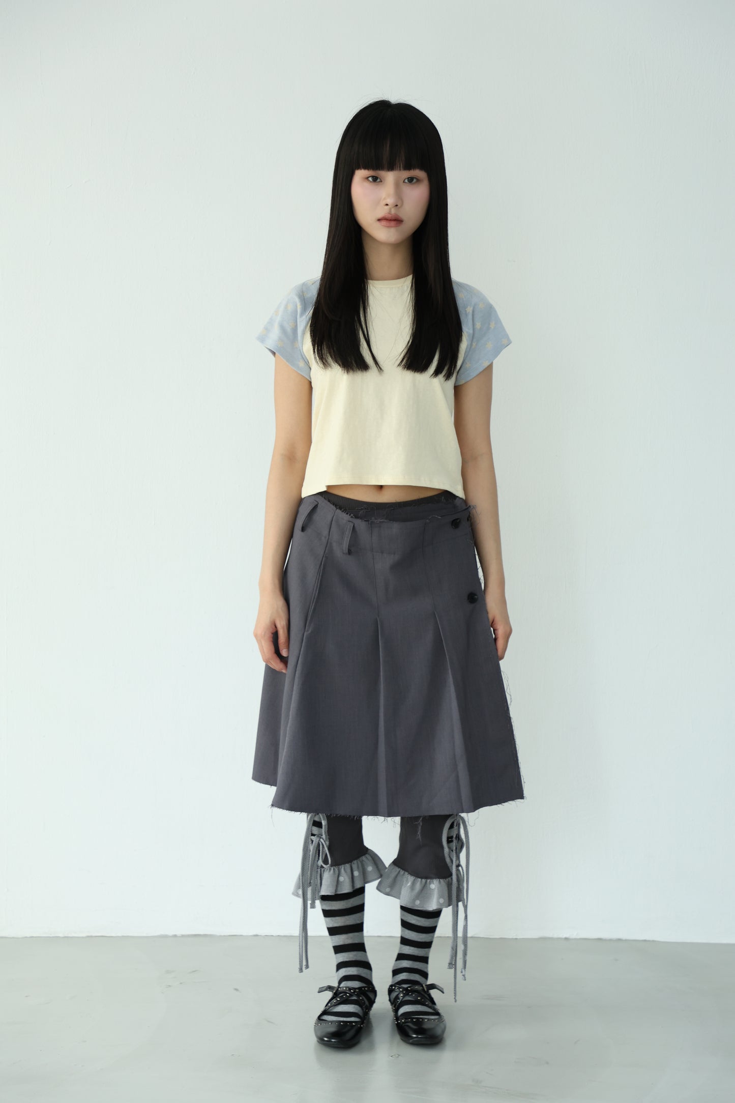 Star-patterned short-sleeved top