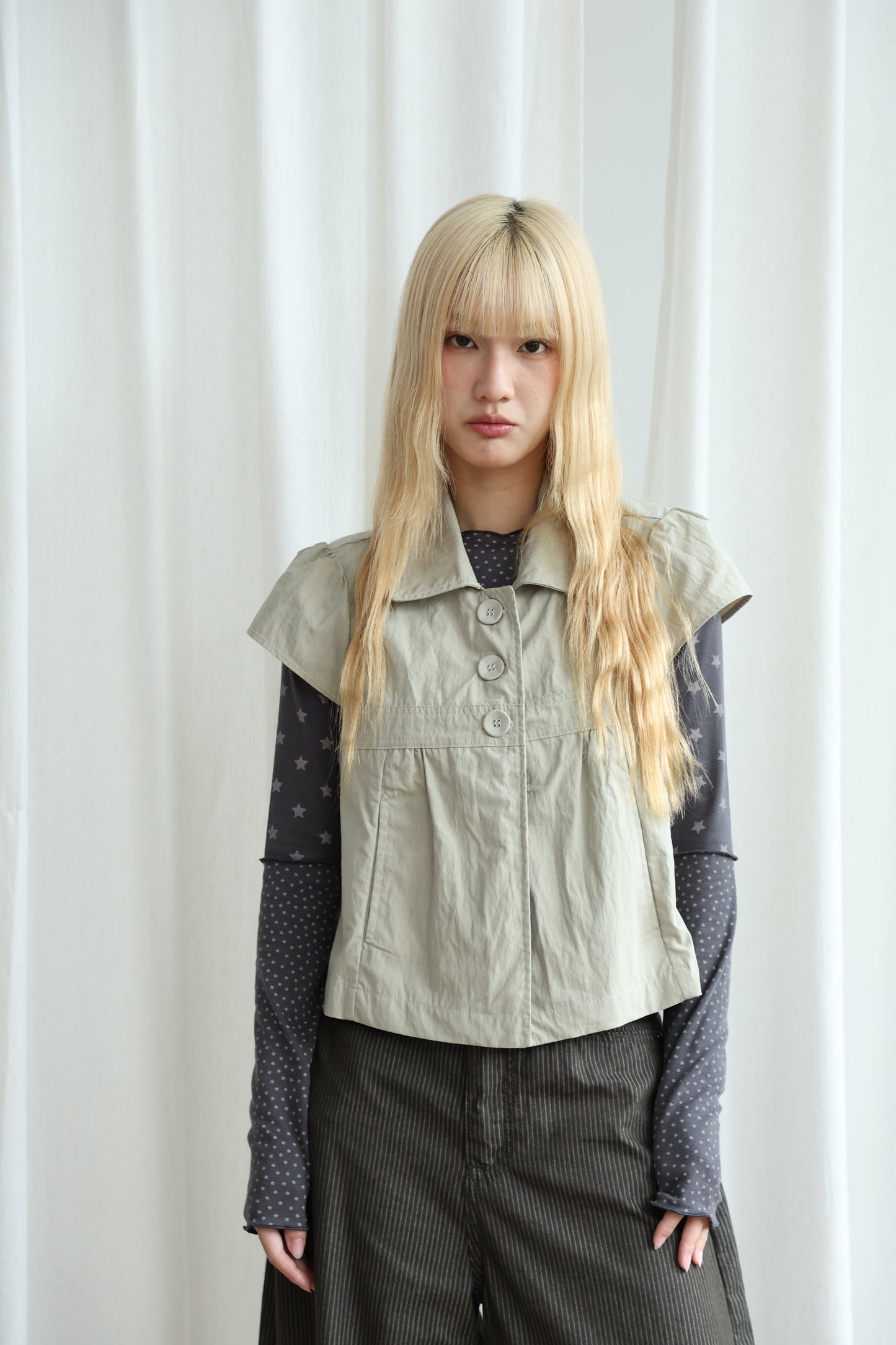 Short-sleeved shirt top