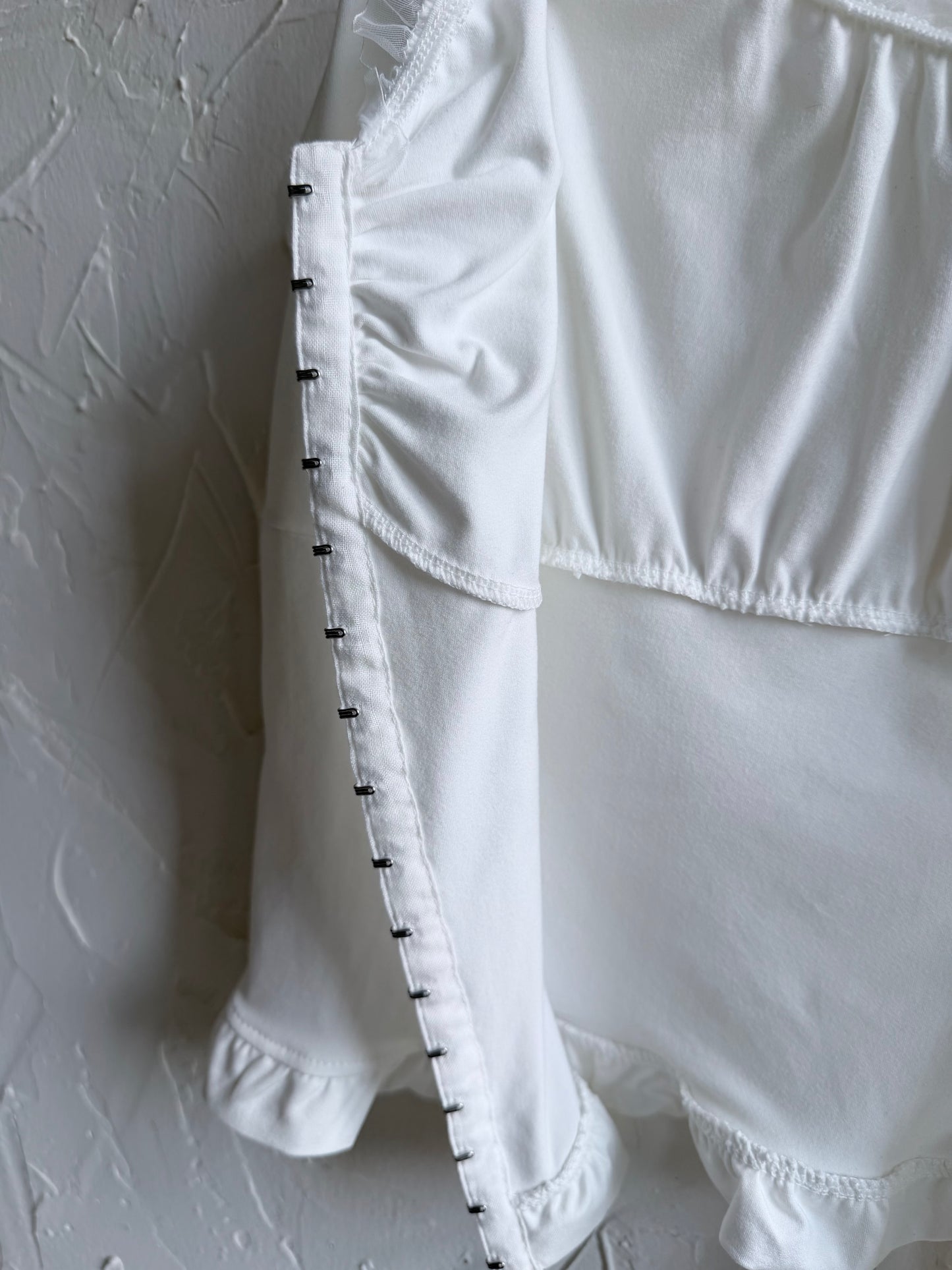 Elastic ruched lace top