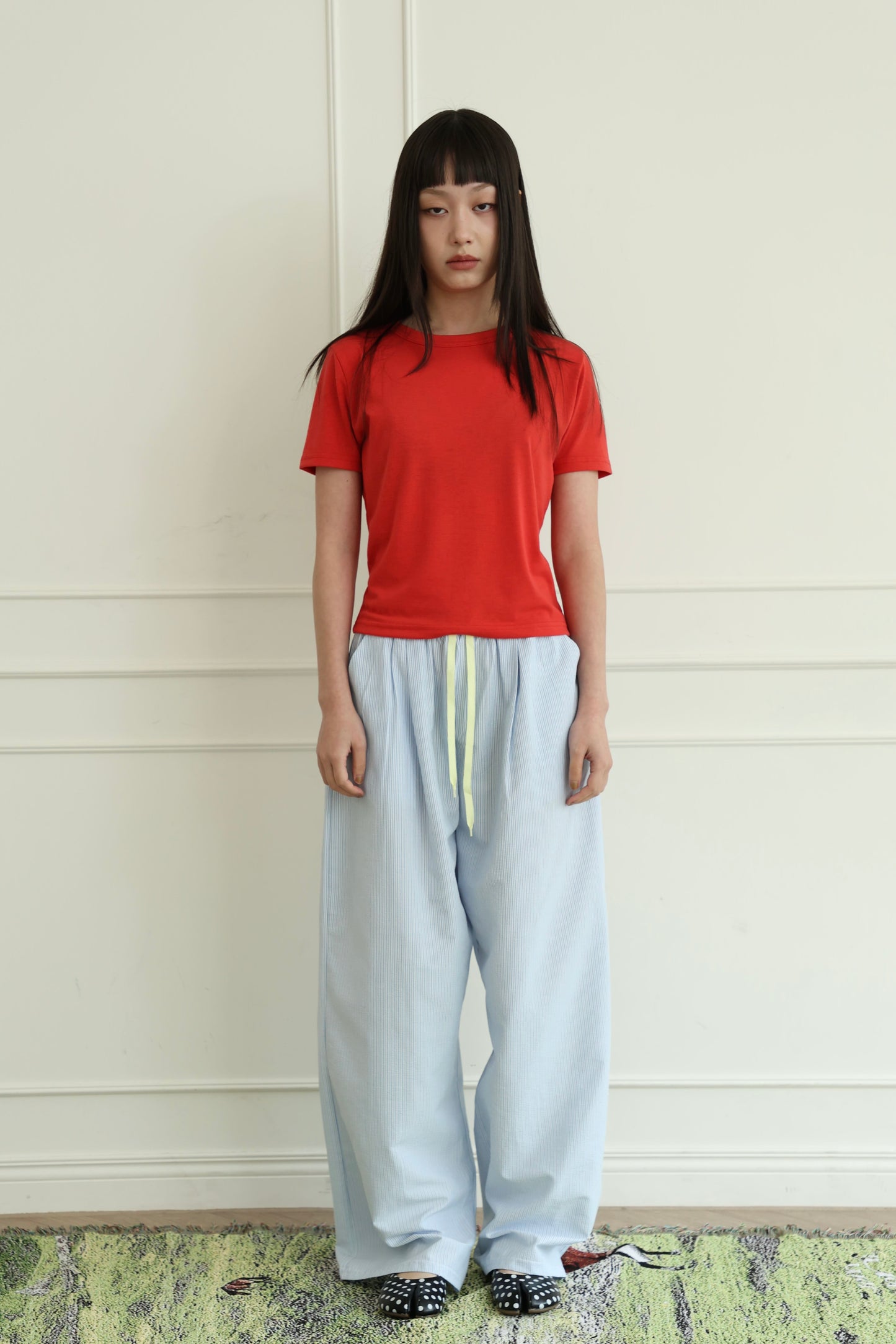 Basic skin-friendly short-sleeved top