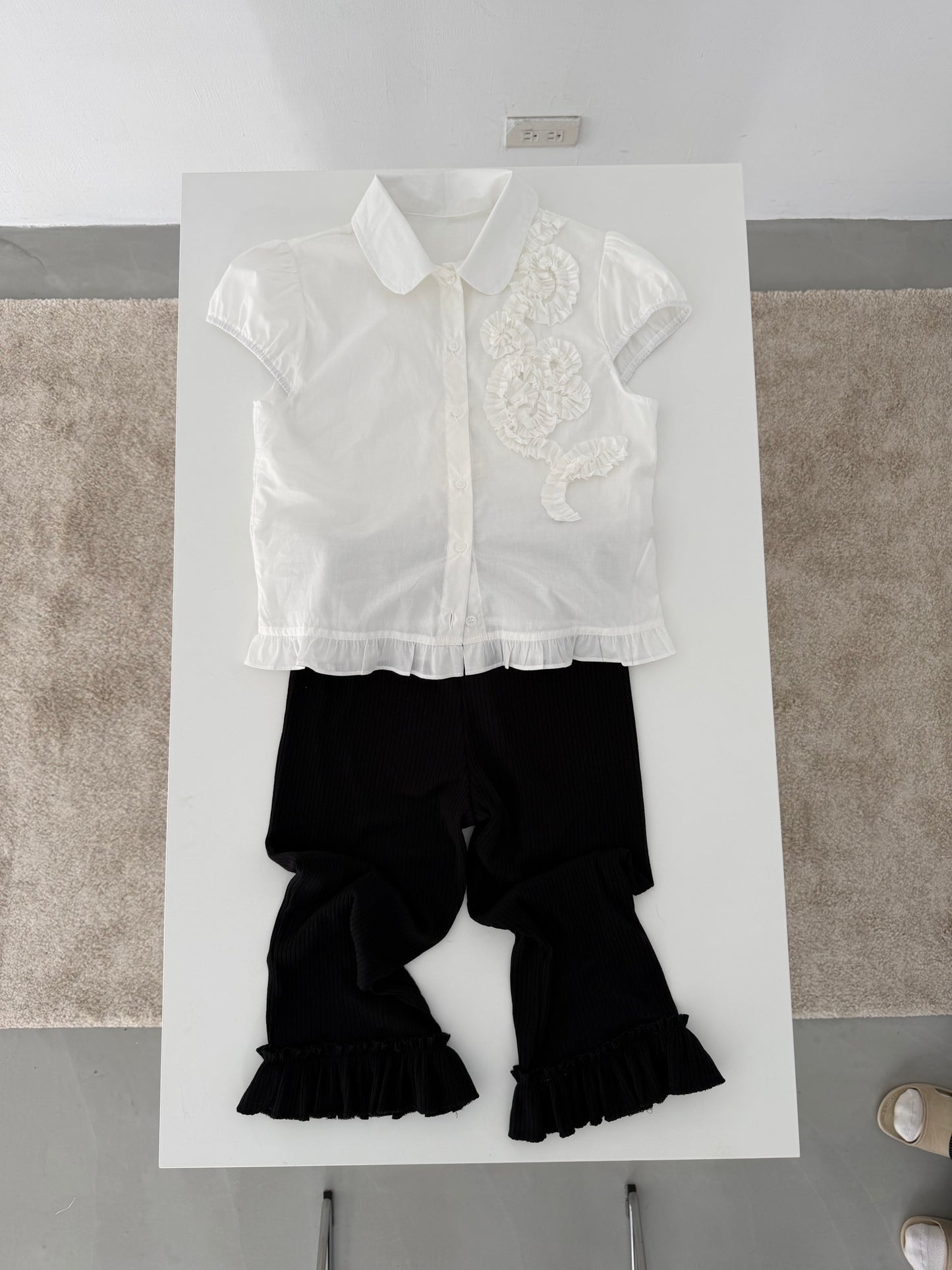 Lace-trimmed flutter sleeve shirt