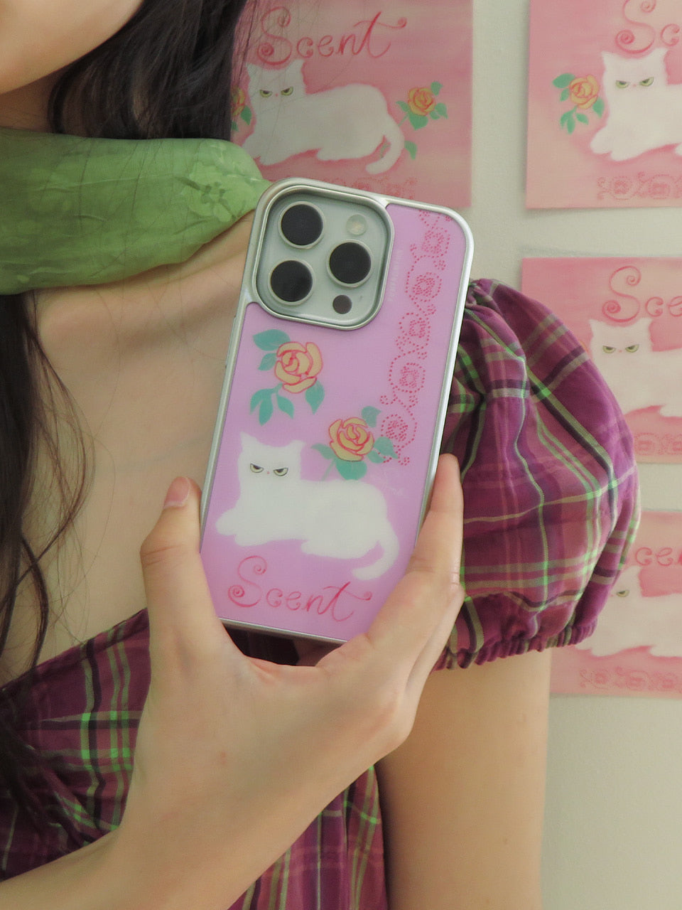 SUNI X FUN FROM FUN White Cat with Yellow Roses Phone Case