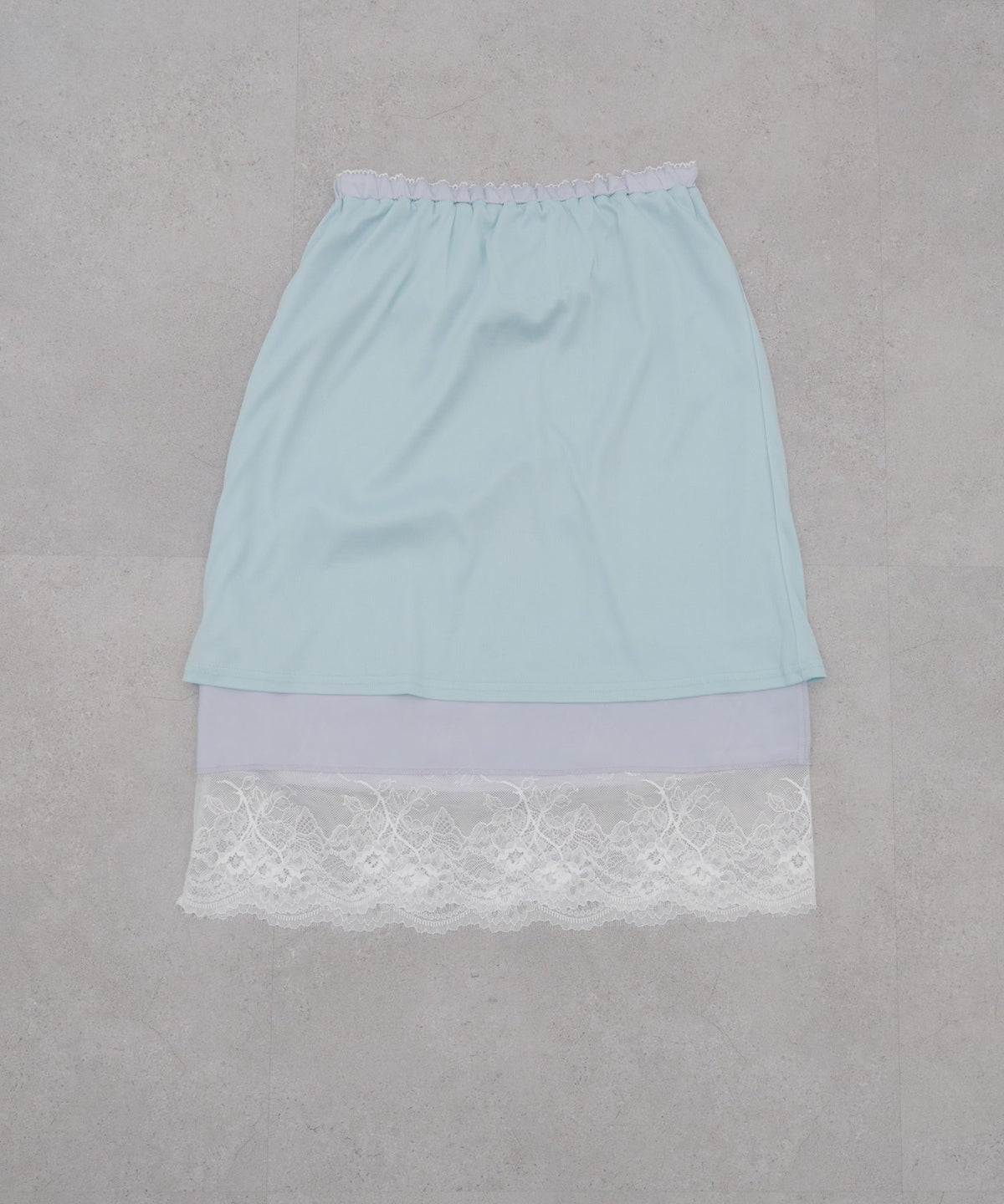 （sale 至9/21 22:00）Discoat umm. 蕾絲拼接緞面裙