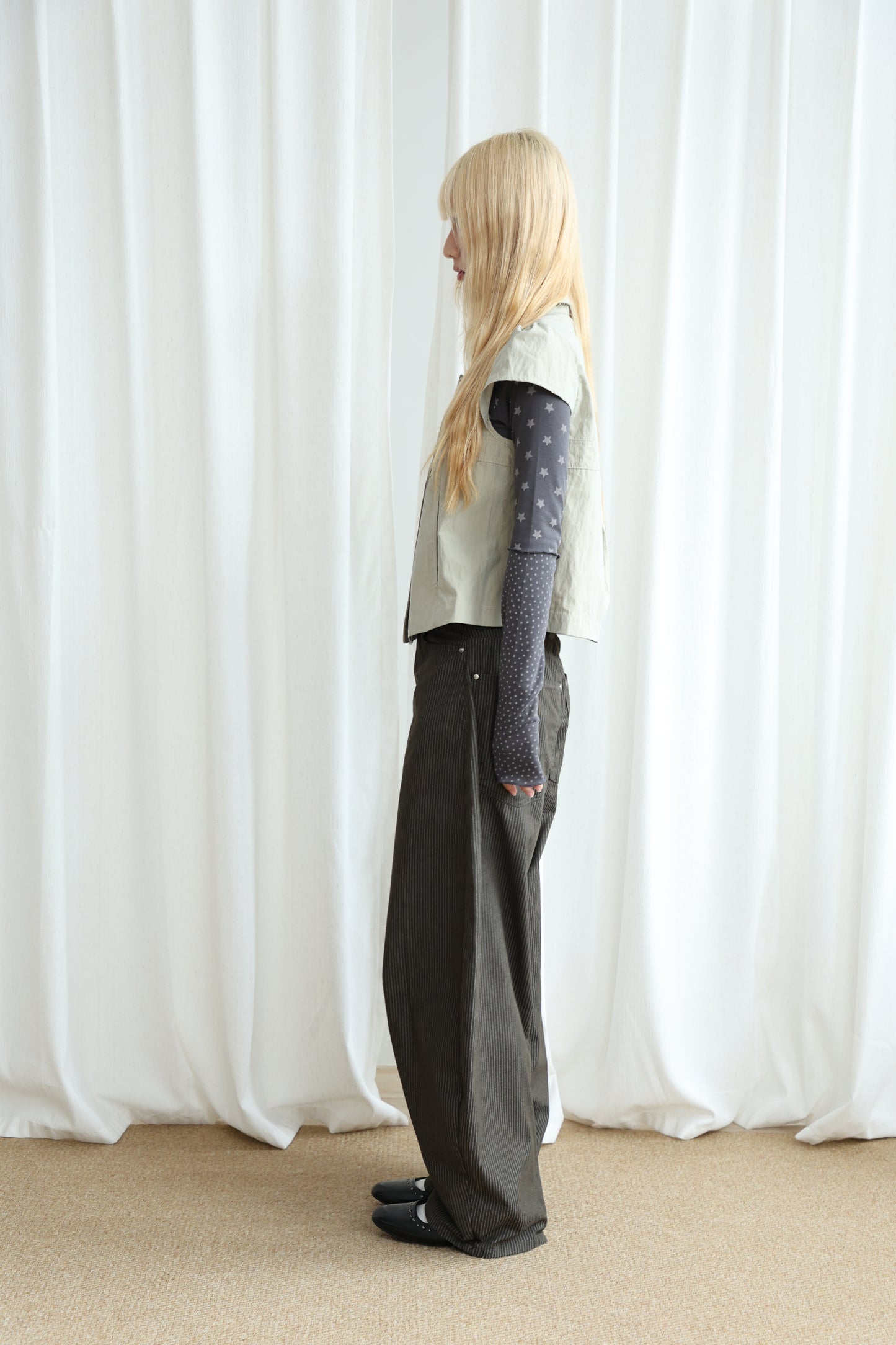 Thin straight stripe baggy pants