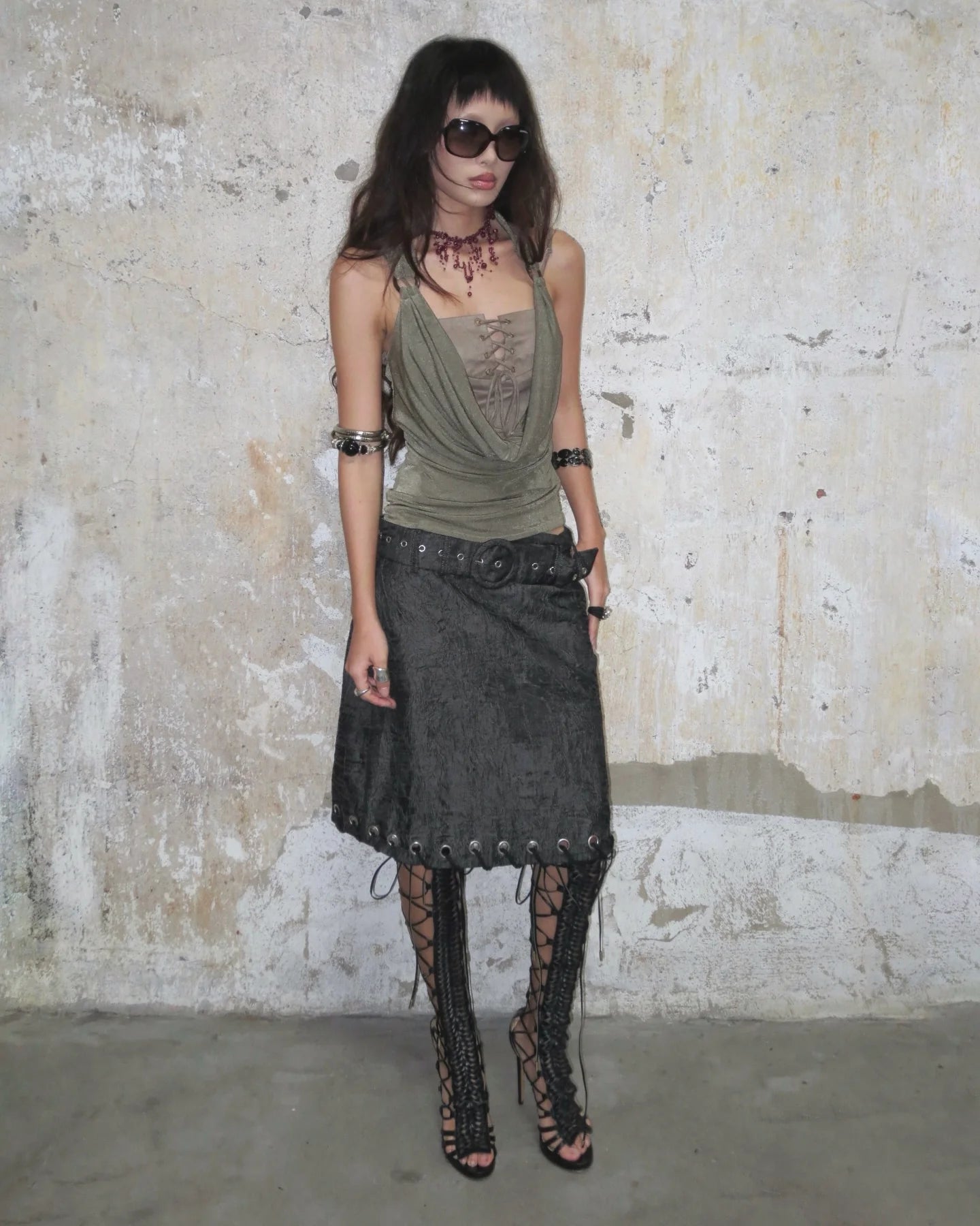 into.eight LOOP TOP