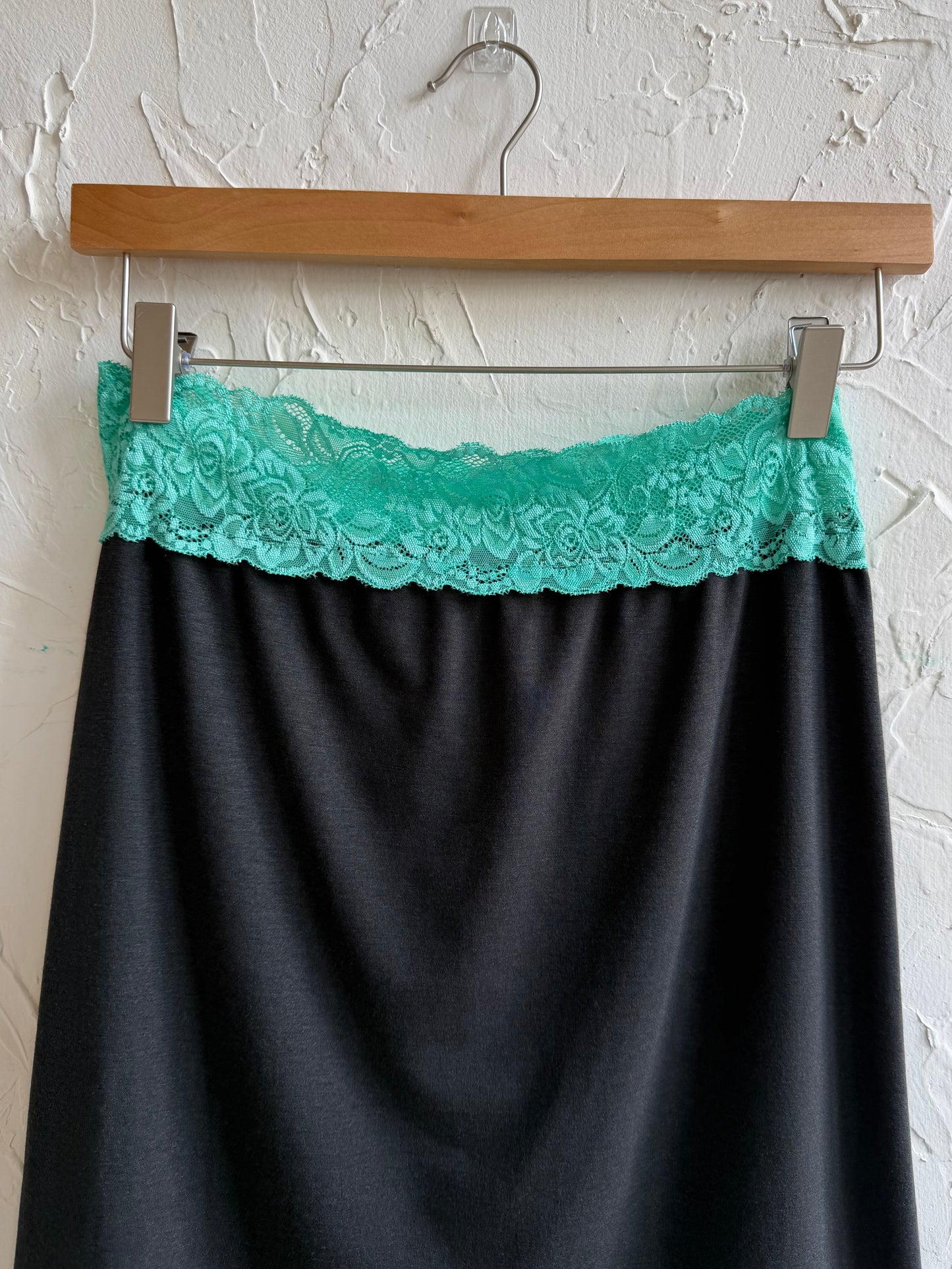 Lace color-blocked cotton skirt