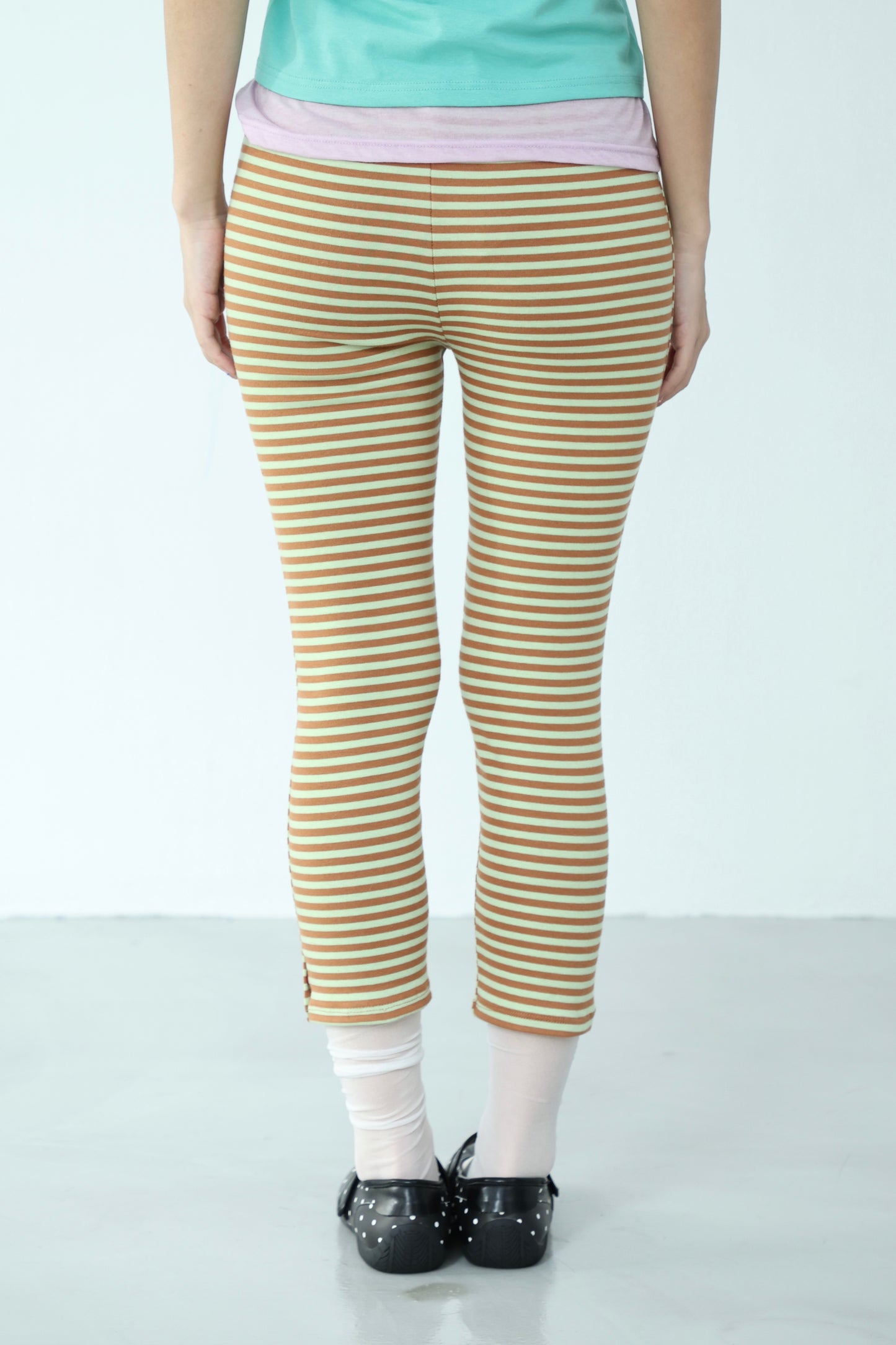 Button-up striped cropped trousers