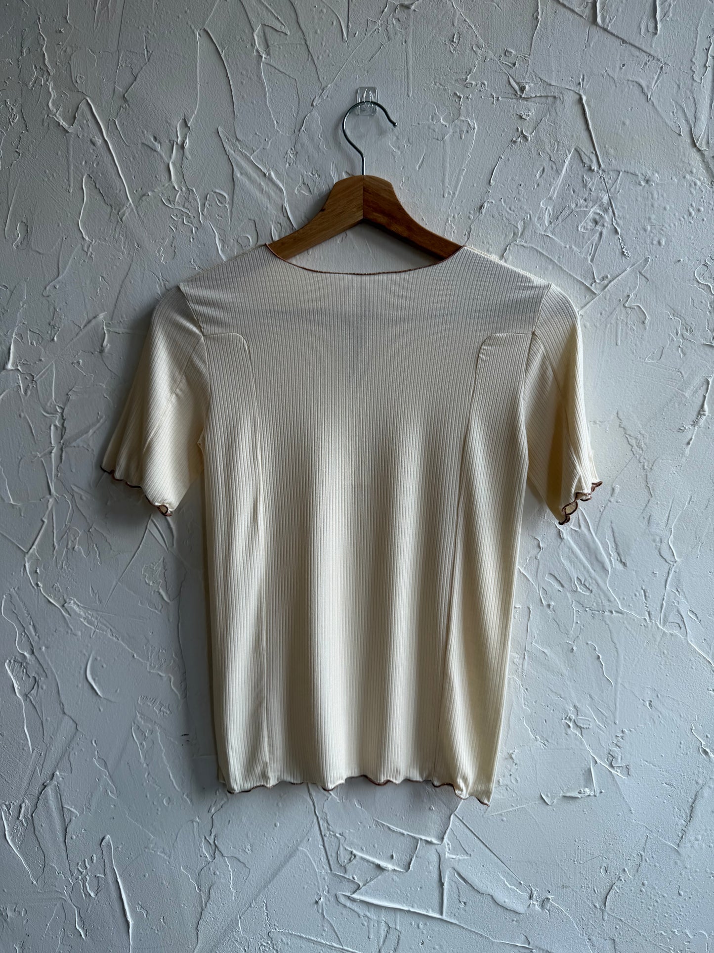 Skin-friendly striped top with piping