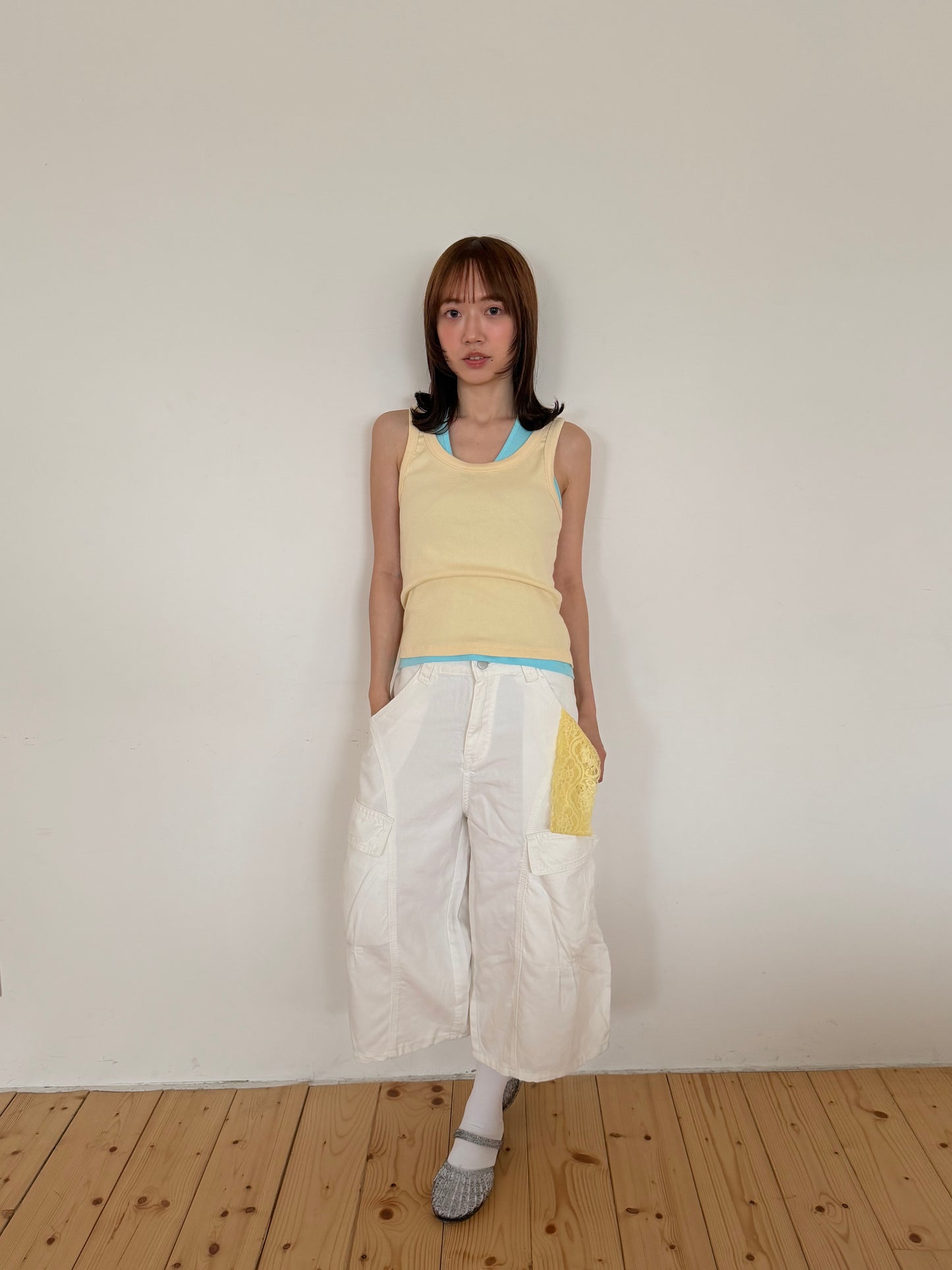 Curve Seam Capri Pants